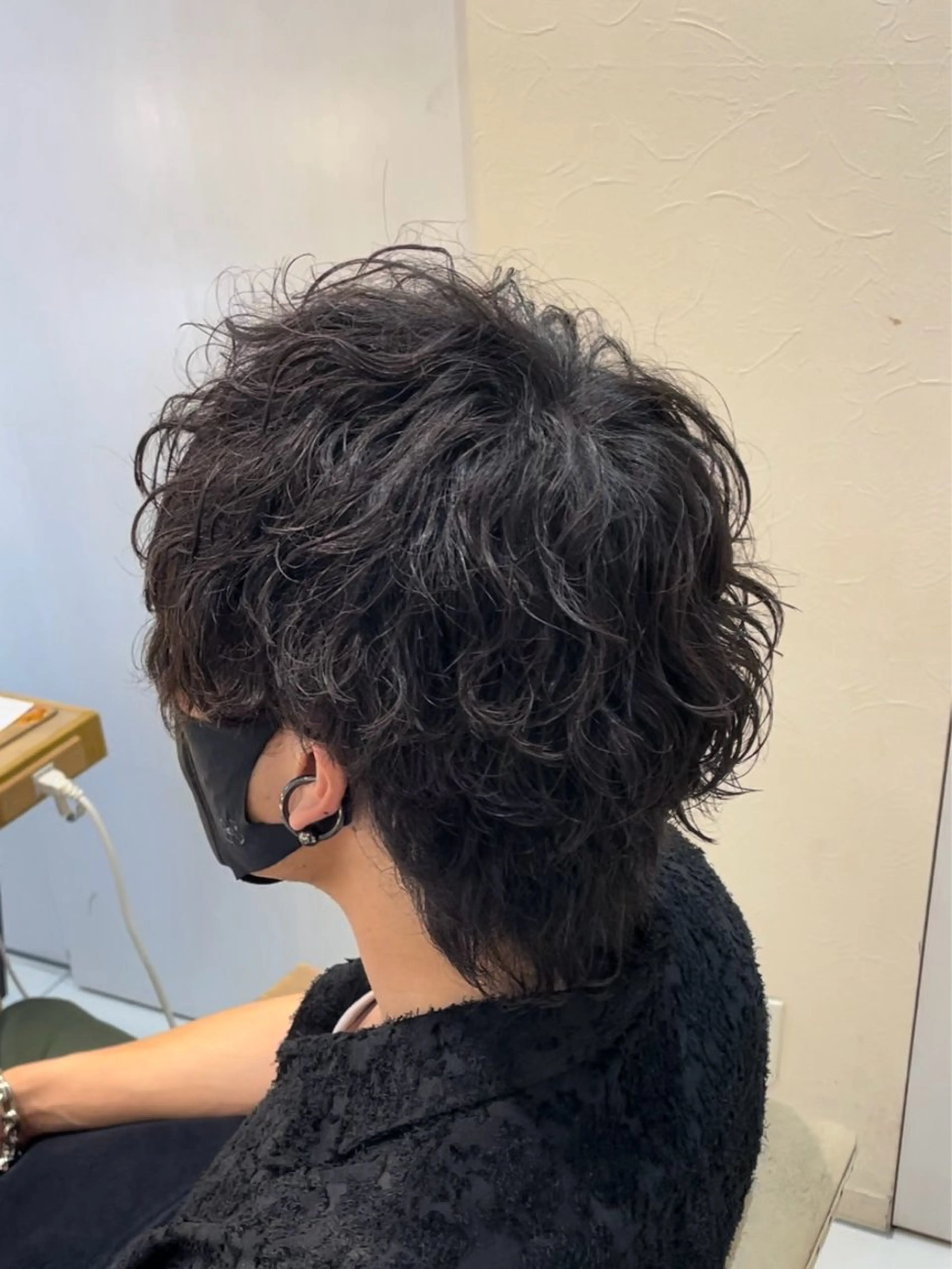 ミディアム パーマ メンズ ミディアムパーマ ダウンパーマ メンズパーマ 学生（メンズ向け） 波巻きパーマ カット パーマ メンズ曲がる縮毛矯正 /本厚木/駅近3分のヘアスタイル