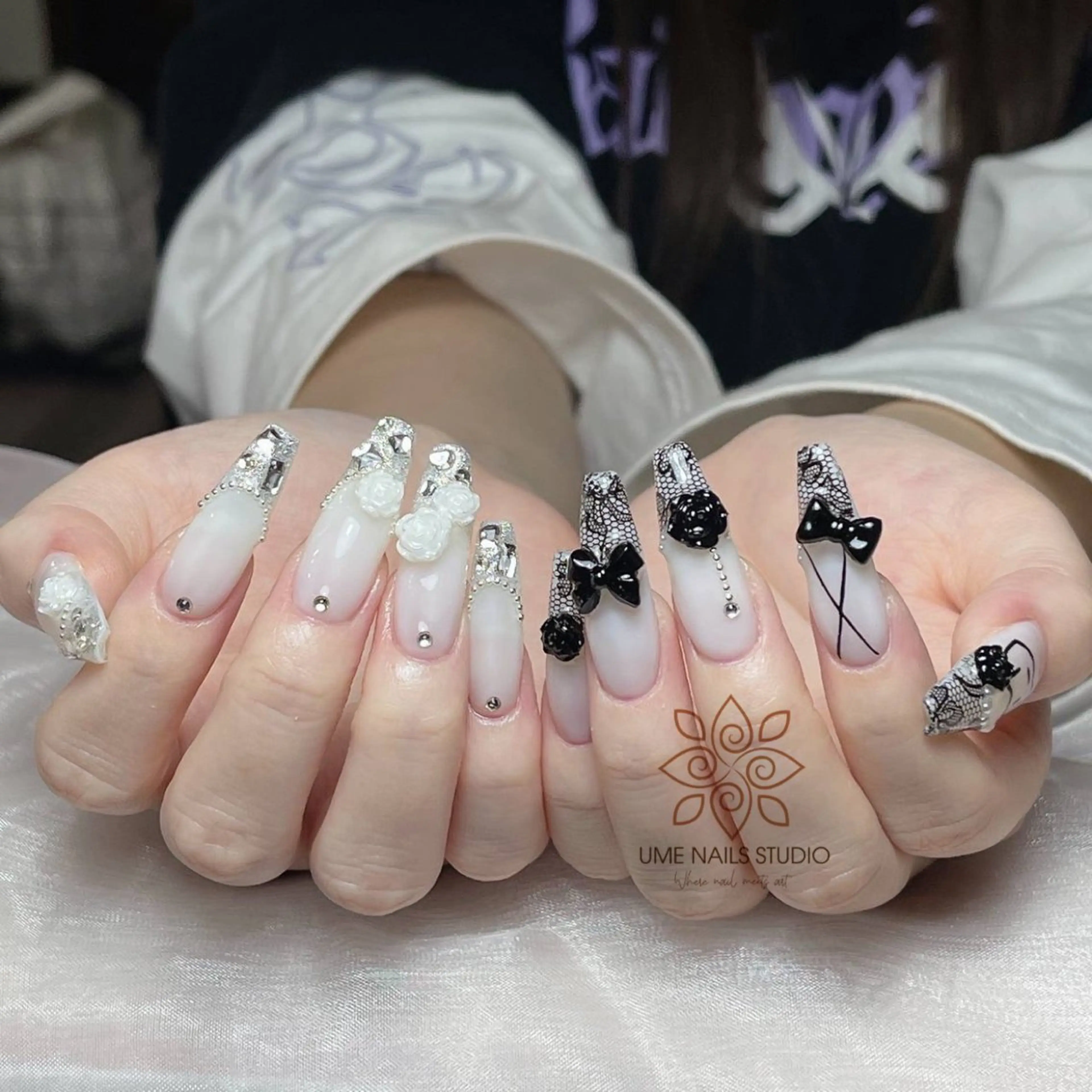 ネイル チークネイル クリアネイル ガーリー キラキラネイル 韓国ネイル ハンドネイル Ume Nail Studioのネイルデザイン