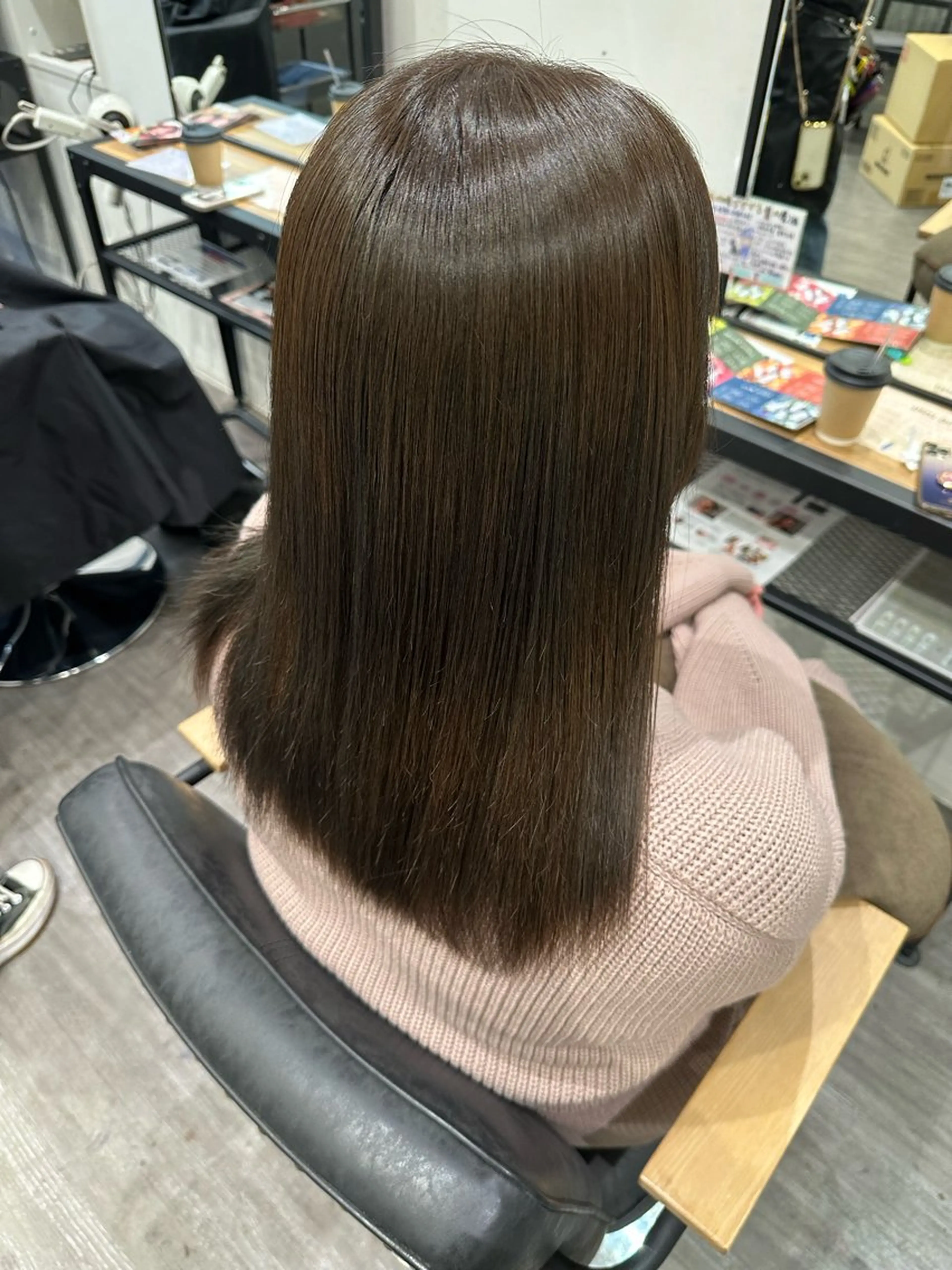 セミロング カラー グレージュ オリーブグレージュ オリーブグレー カット ヘアカラー トリートメント 上田 紗也のヘアスタイル