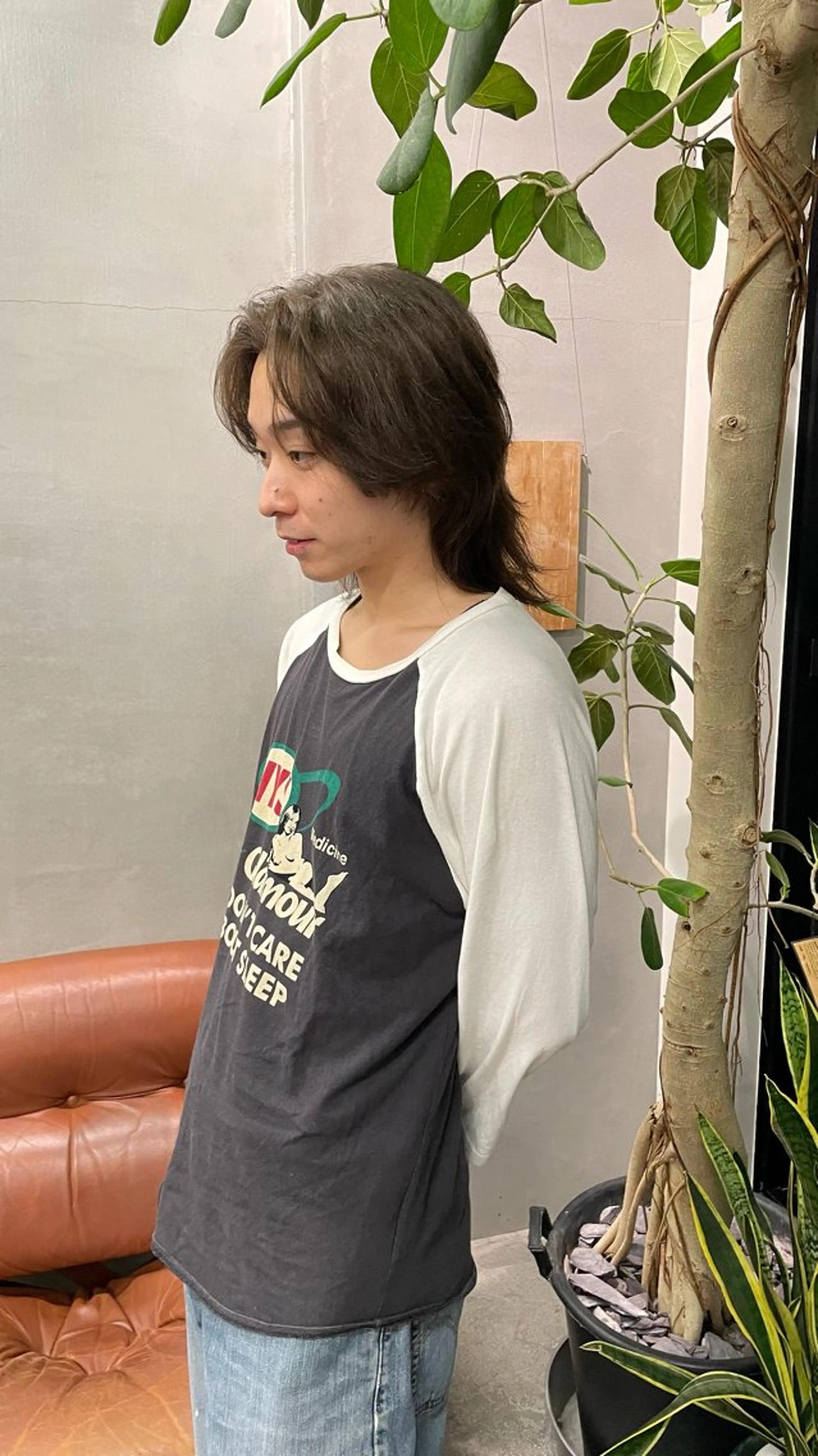 カラー メンズ メンズブリーチ ブリーチ 透明感カラー グレージュ オリーブグレージュ 都築 あんずのヘアスタイル