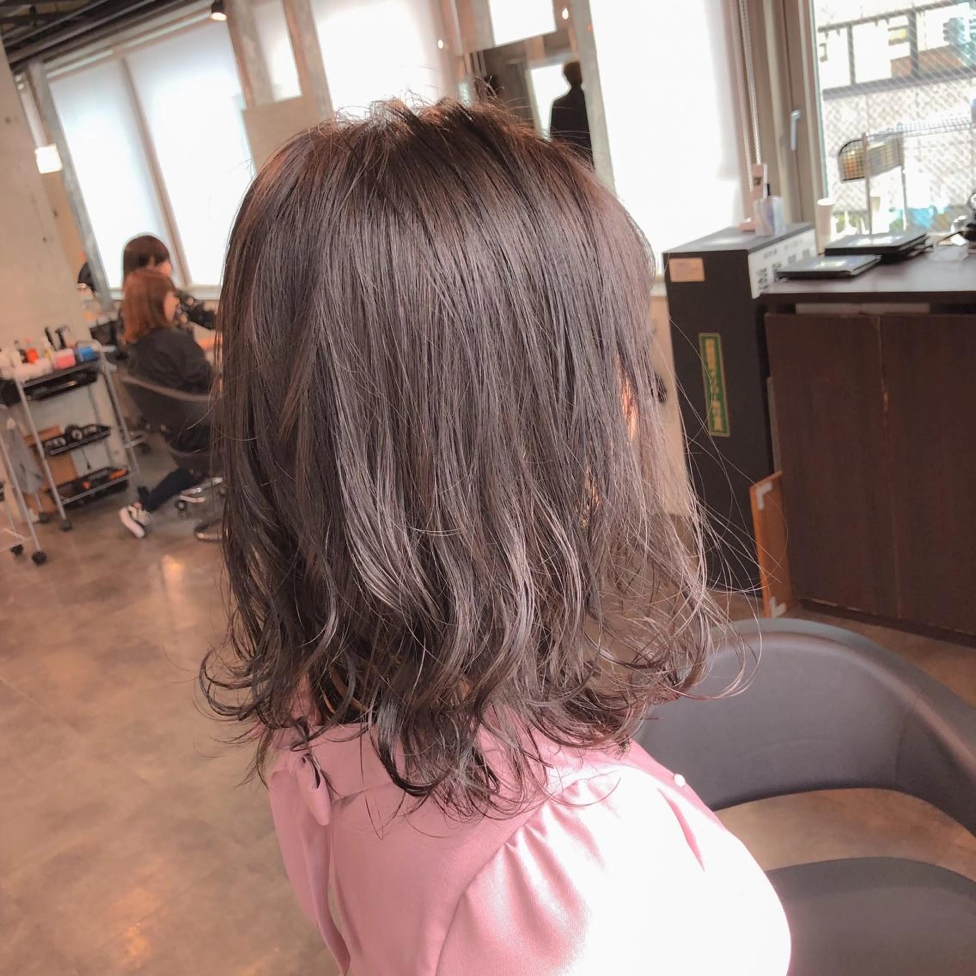 ショート カラー ブリーチ ダブルカラー グレージュ ブリーチなしカラー 🔷似合わせのプロ KUMA🔷のヘアスタイル