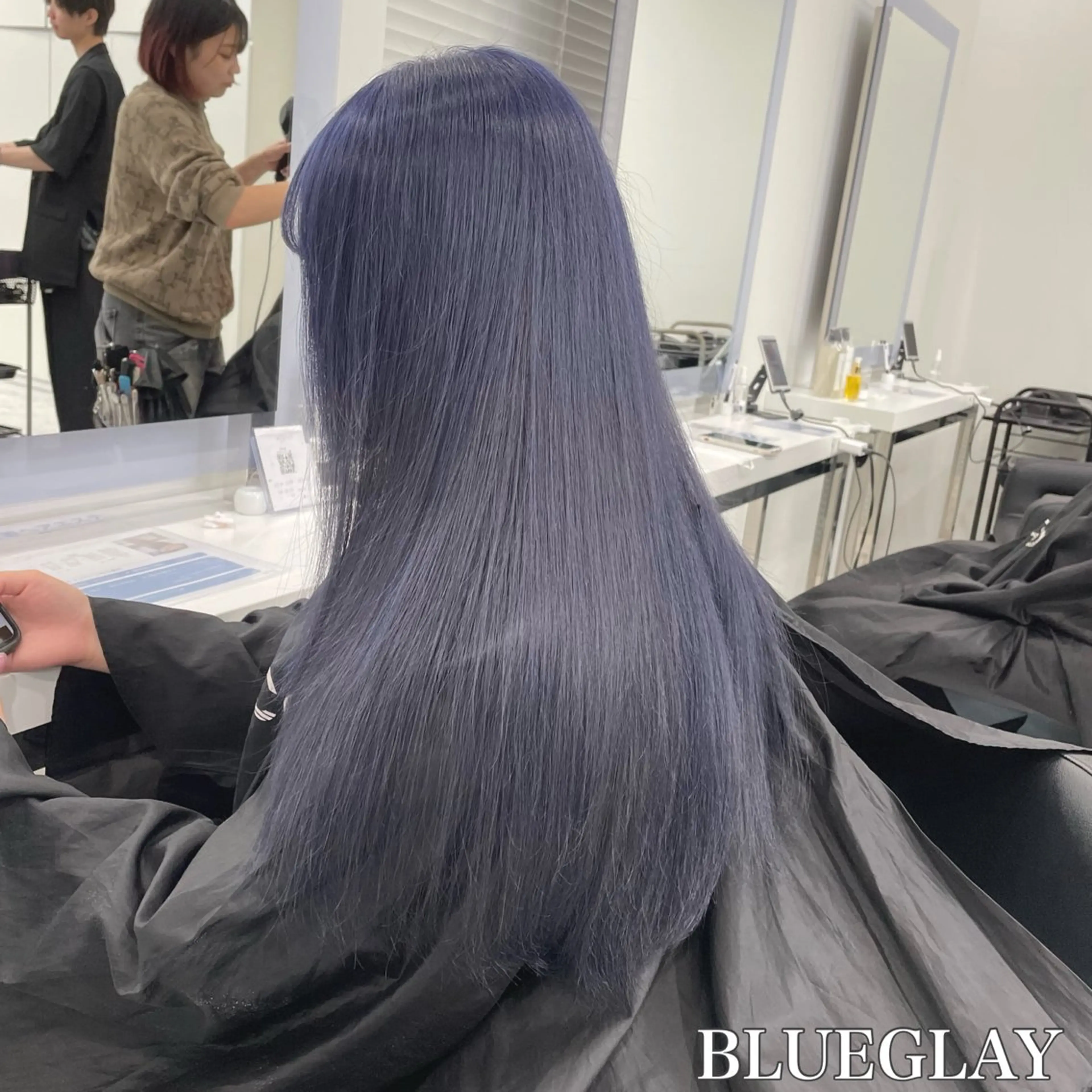 セミロング カラー 🩵ダメージレス艶感 ハイトーン🩷のヘアスタイル