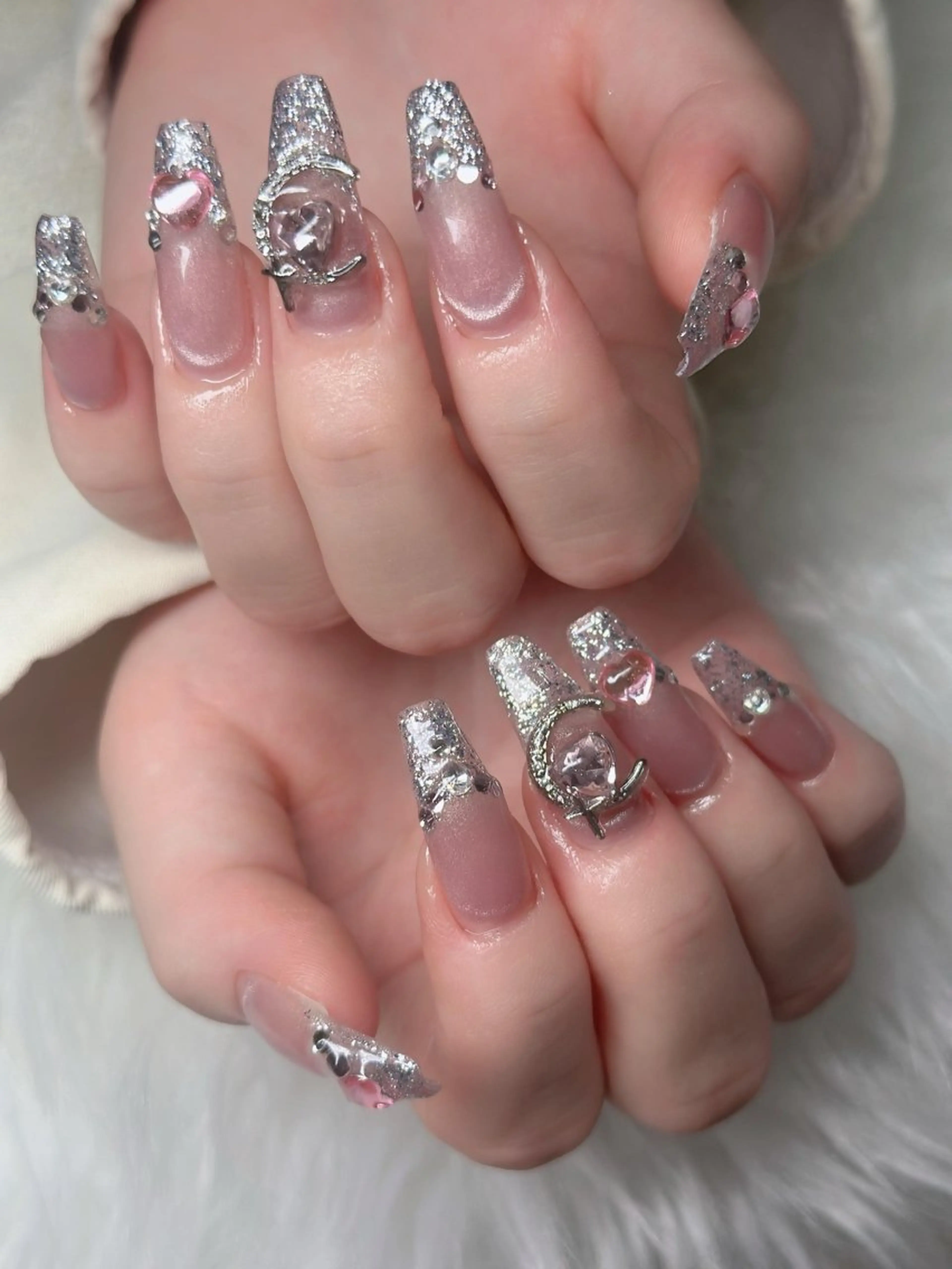 ネイル オーロラネイル フレンチネイル ジェルネイル ハロウィン キラキラネイル ハンドネイル H.baby Nail Salonのネイルデザイン