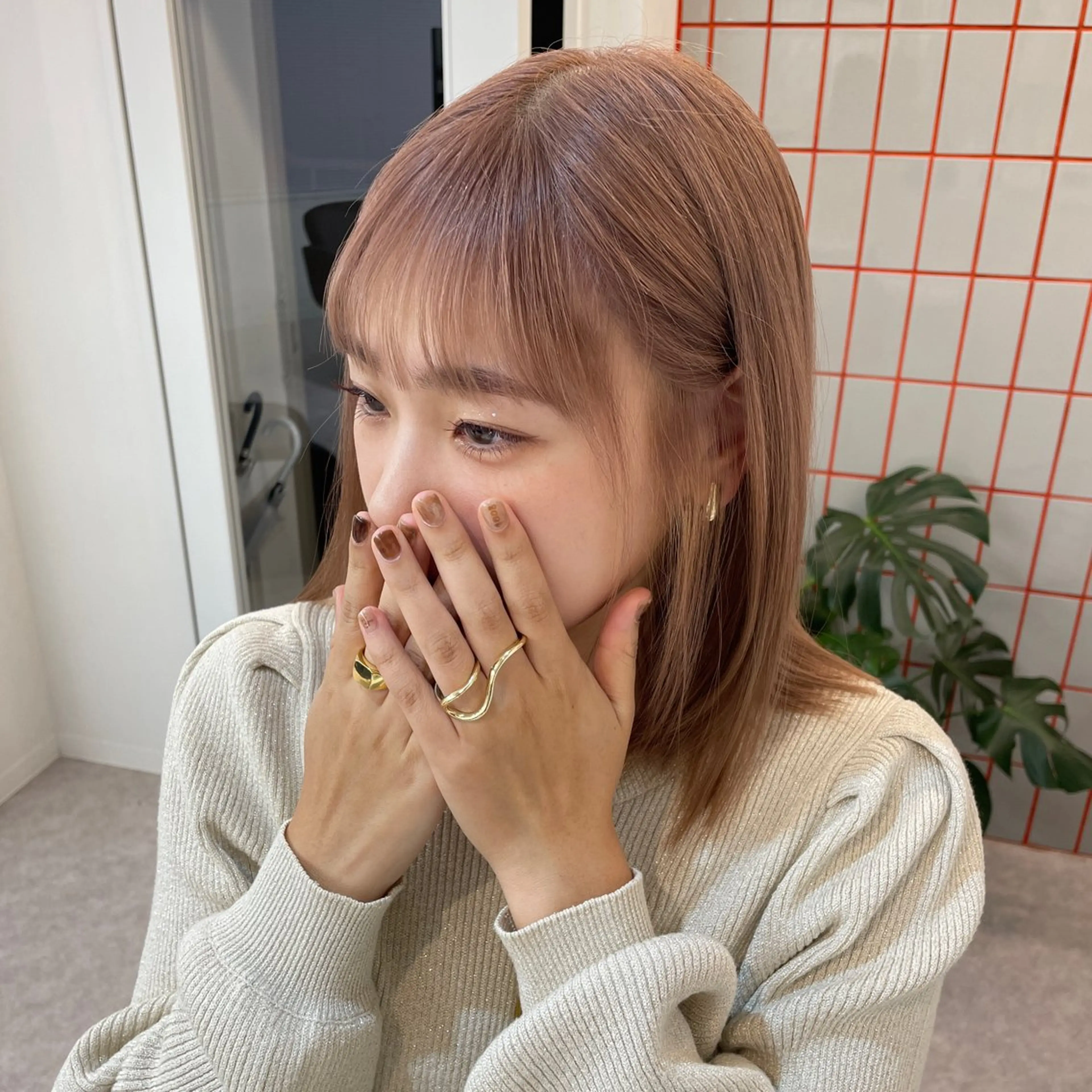 ミディアム カラー ベージュカラー ブリーチ ヘアカラー ハイトーン/韓国ヘア 🎀momo🎀のヘアスタイル