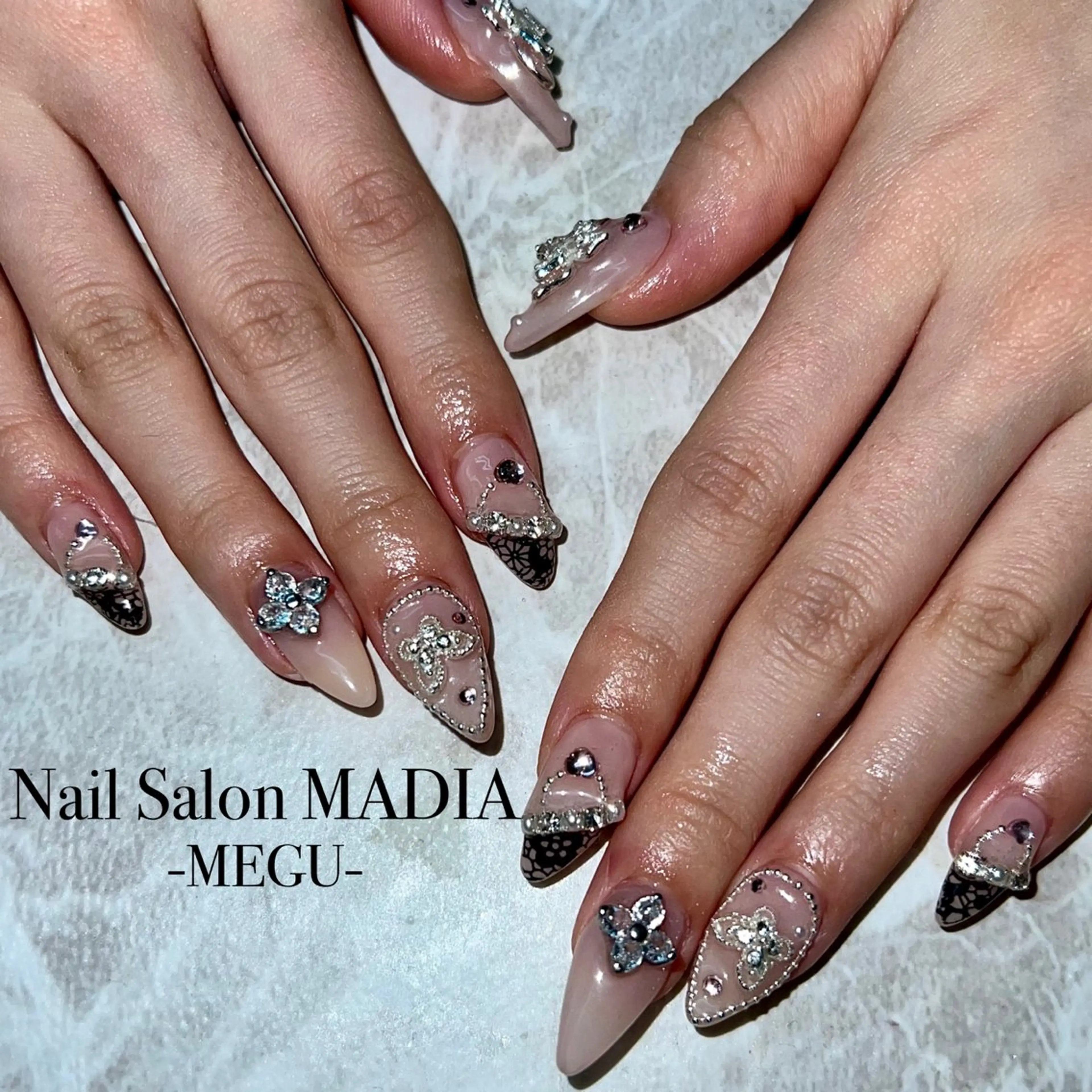 ネイル MADIA藤沢所属・MADIA MEGUのネイルデザイン