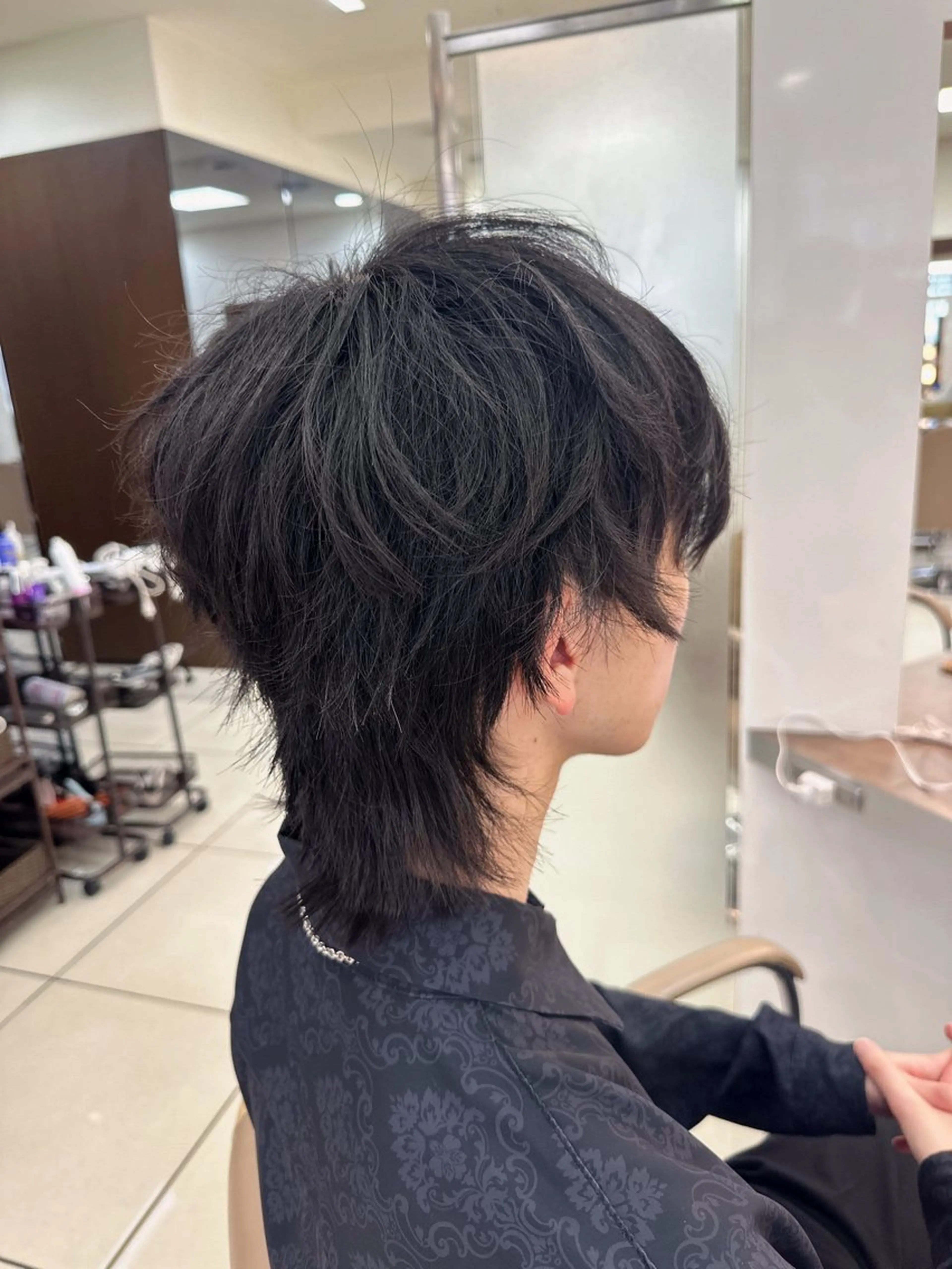 メンズ カット ラウンドマッシュシャ ドウニュアンスパーマのヘアスタイル