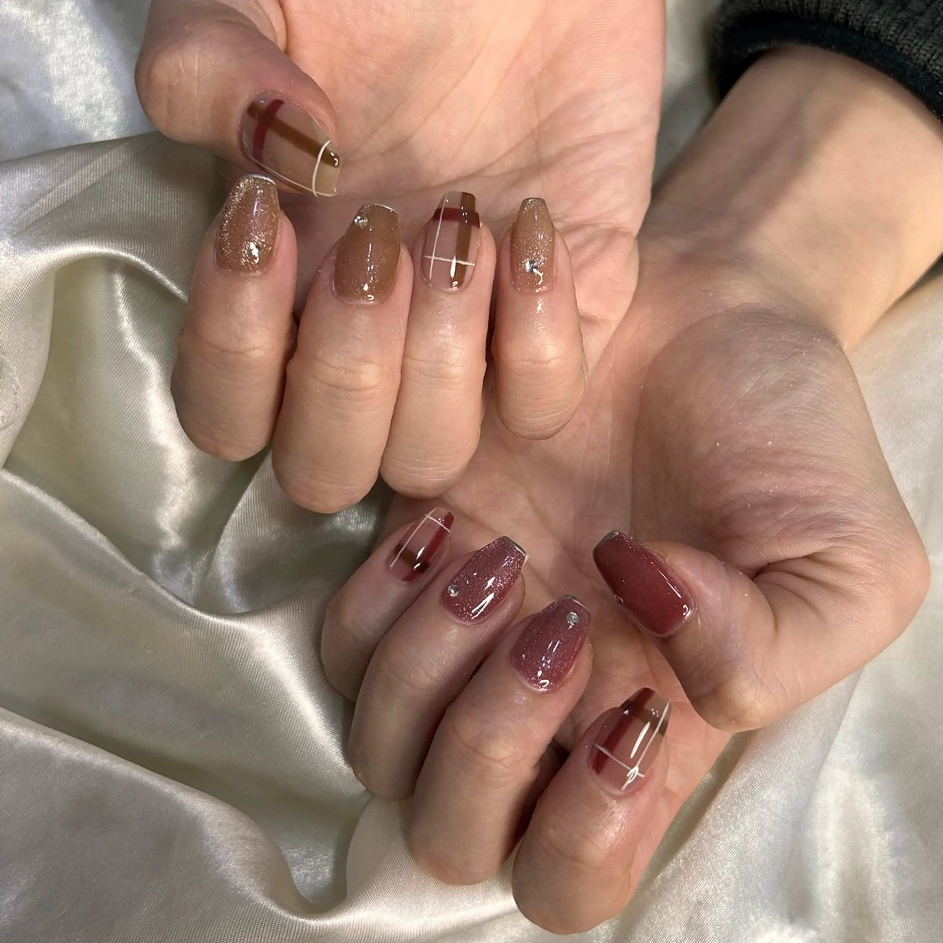 ネイル ハンドネイル 西岡 杏のネイルデザイン