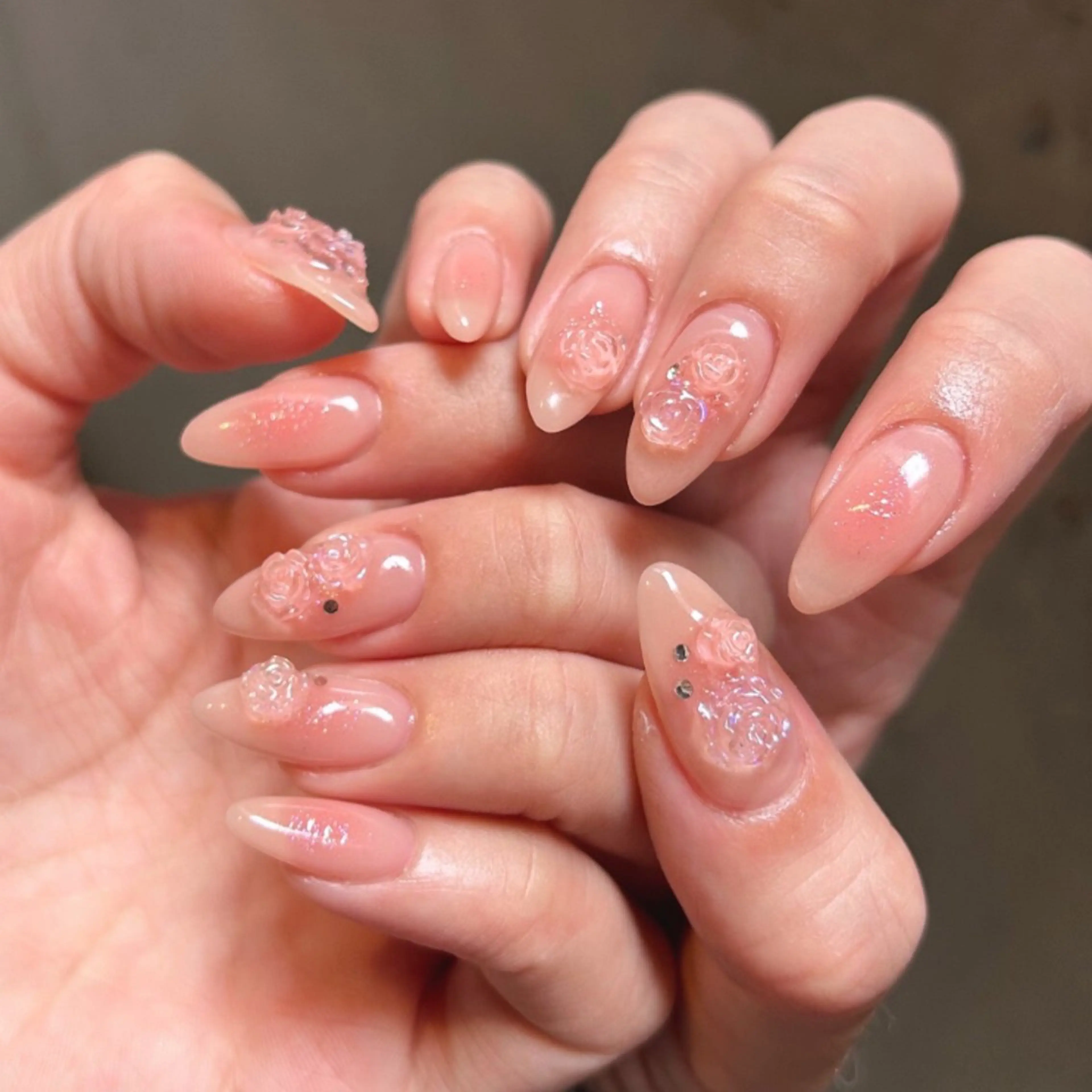 ネイル 長さ出し グラデーション キラキラネイル 韓国ネイル ラメ(グリッター) ハンドネイル ハンドケア Chisa Nail Studio所属・リ リのネイルデザイン