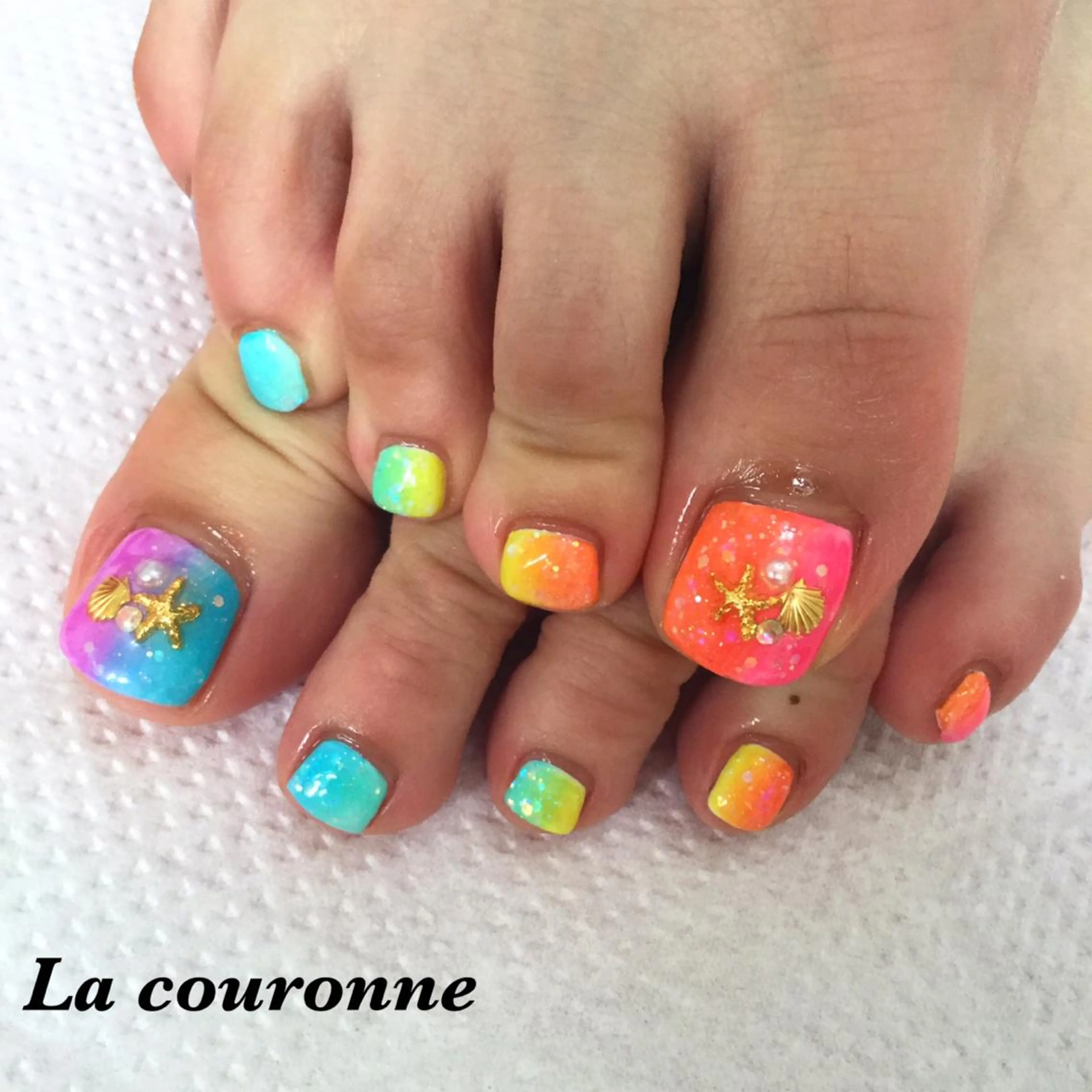 ネイル フットネイル Lacouronne NATSUMIのネイルデザイン