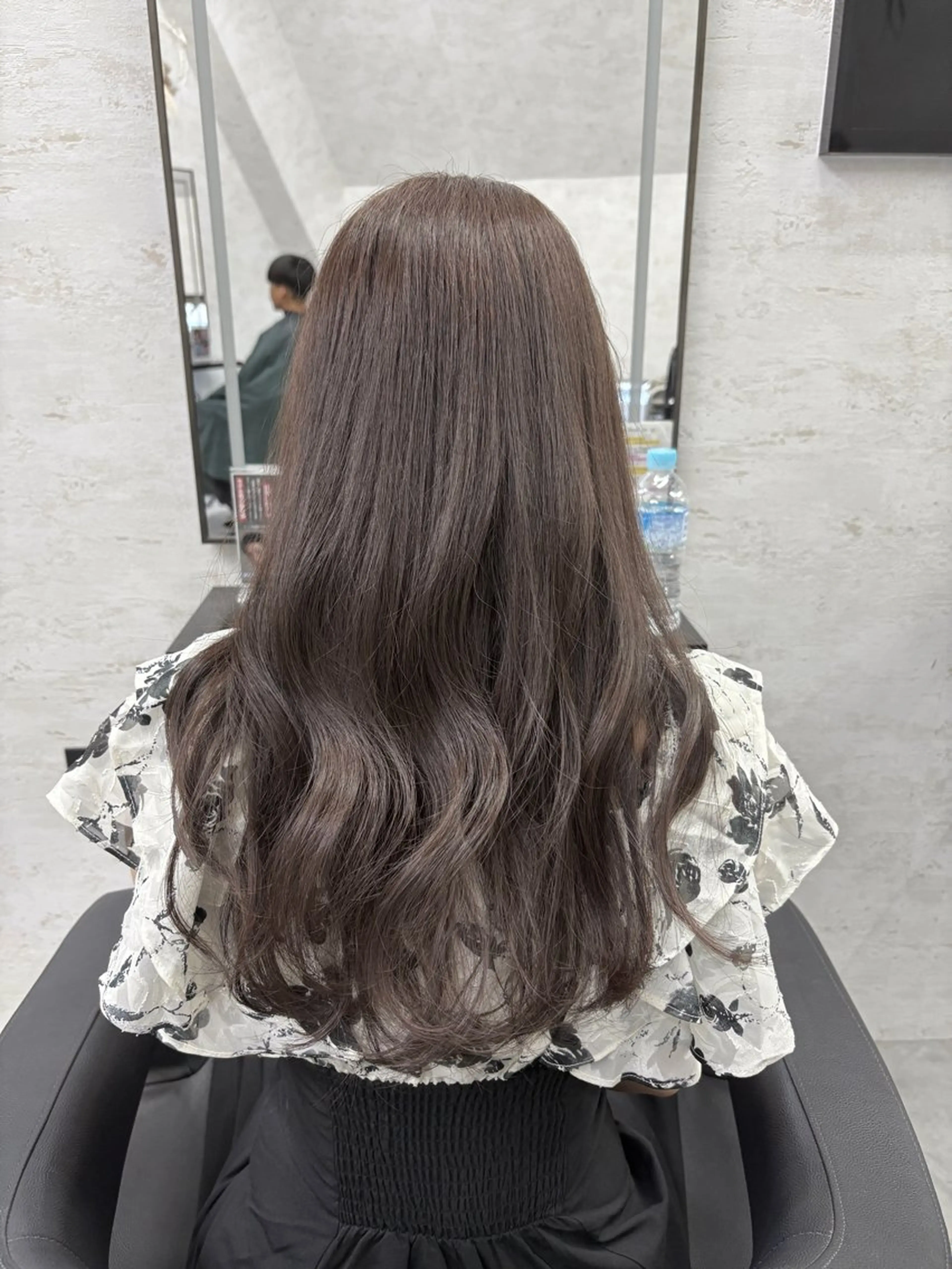 ロング カラー ブリーチ ダブルカラー グレージュ ブリーチなしカラー ヘアカラー トリートメント ブリーチなしカラー レイヤーカットのヘアスタイル