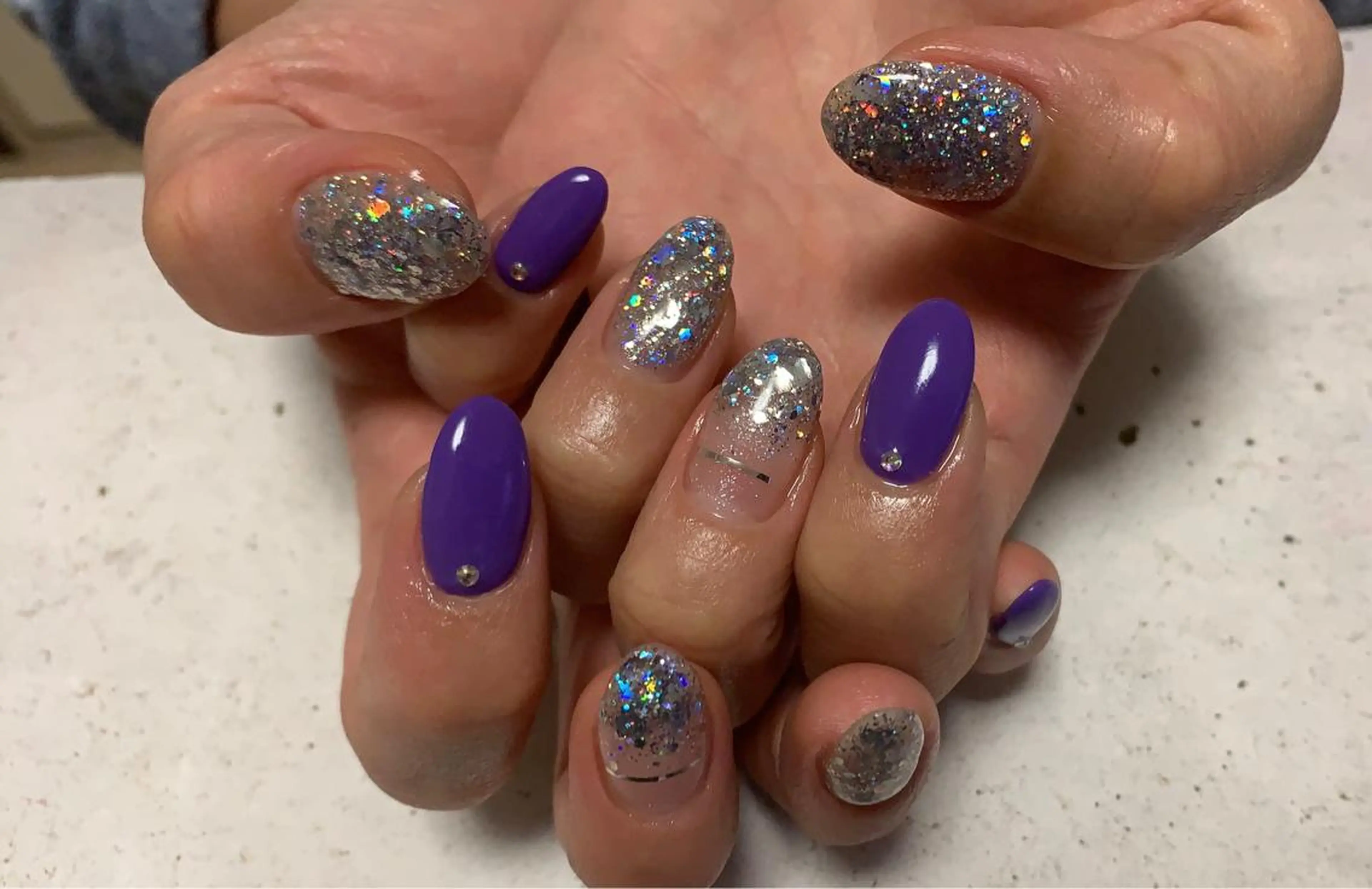 ネイル ストーンネイル nico.nico.mark NAIL所属・小林 梓のエステ・リラクイメージ