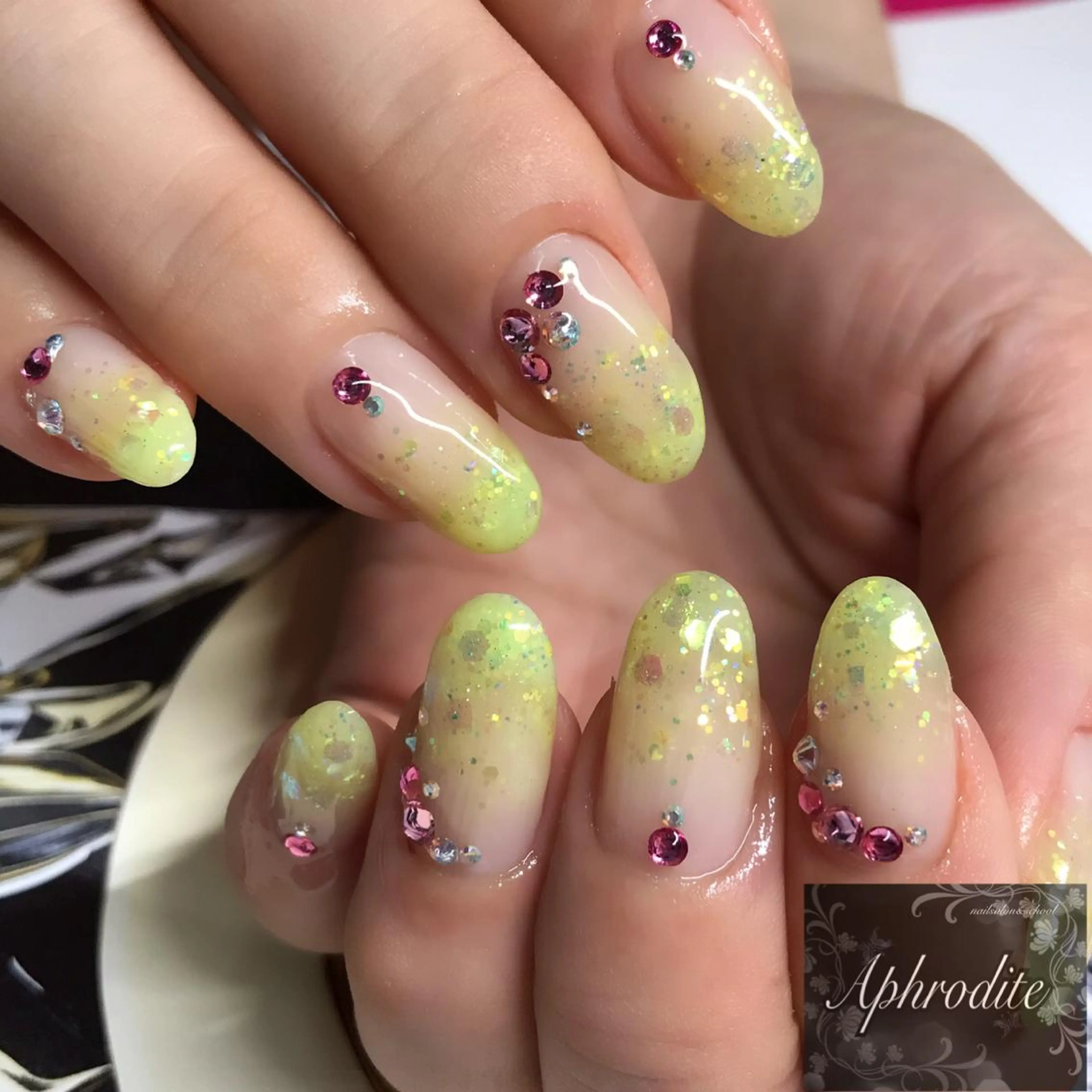 ネイル APHRODITE Nagisaのネイルデザイン