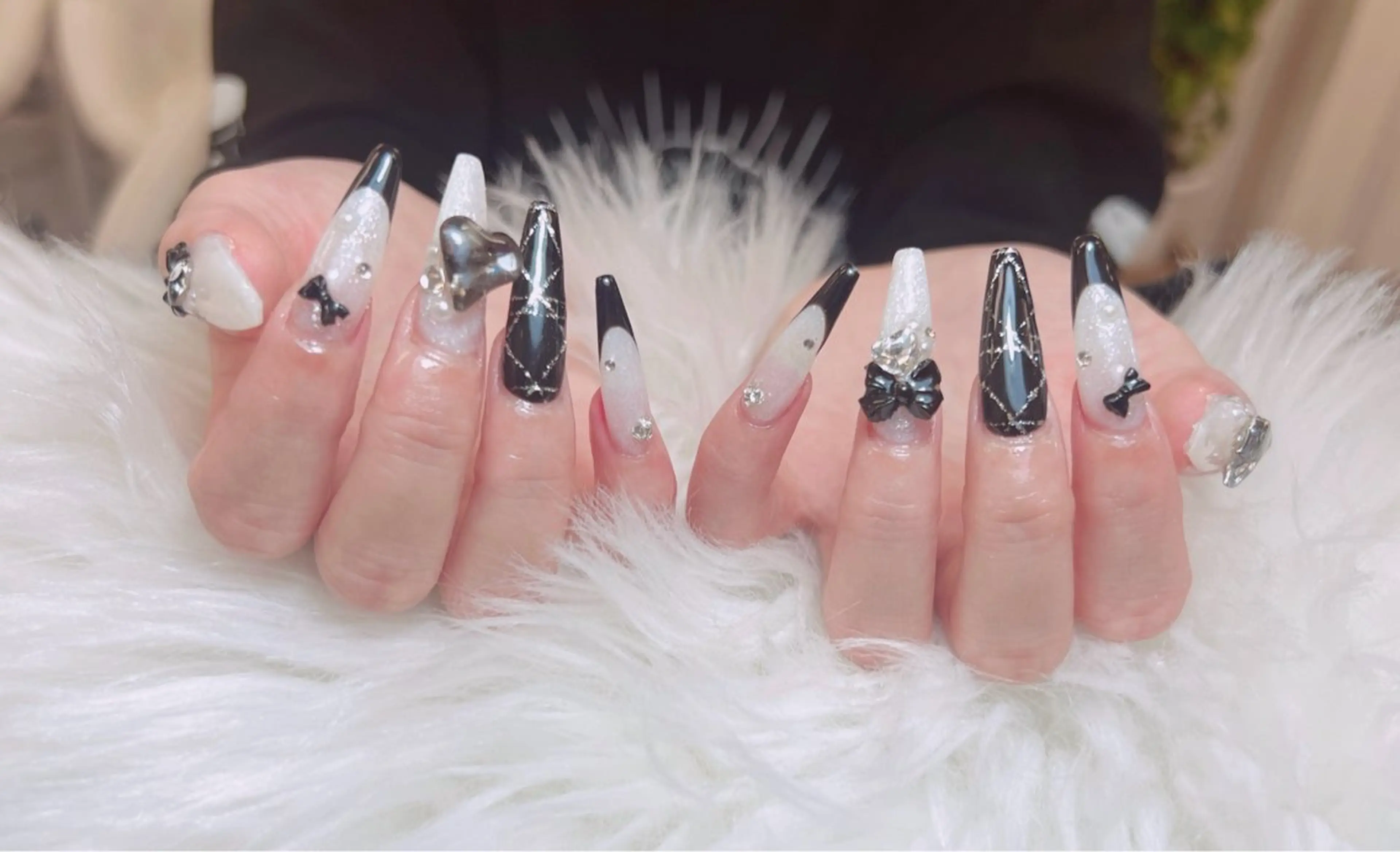 ネイル アートネイル オーロラネイル チークネイル 長さ出し フットネイル Noiranail_ studioのネイルデザイン