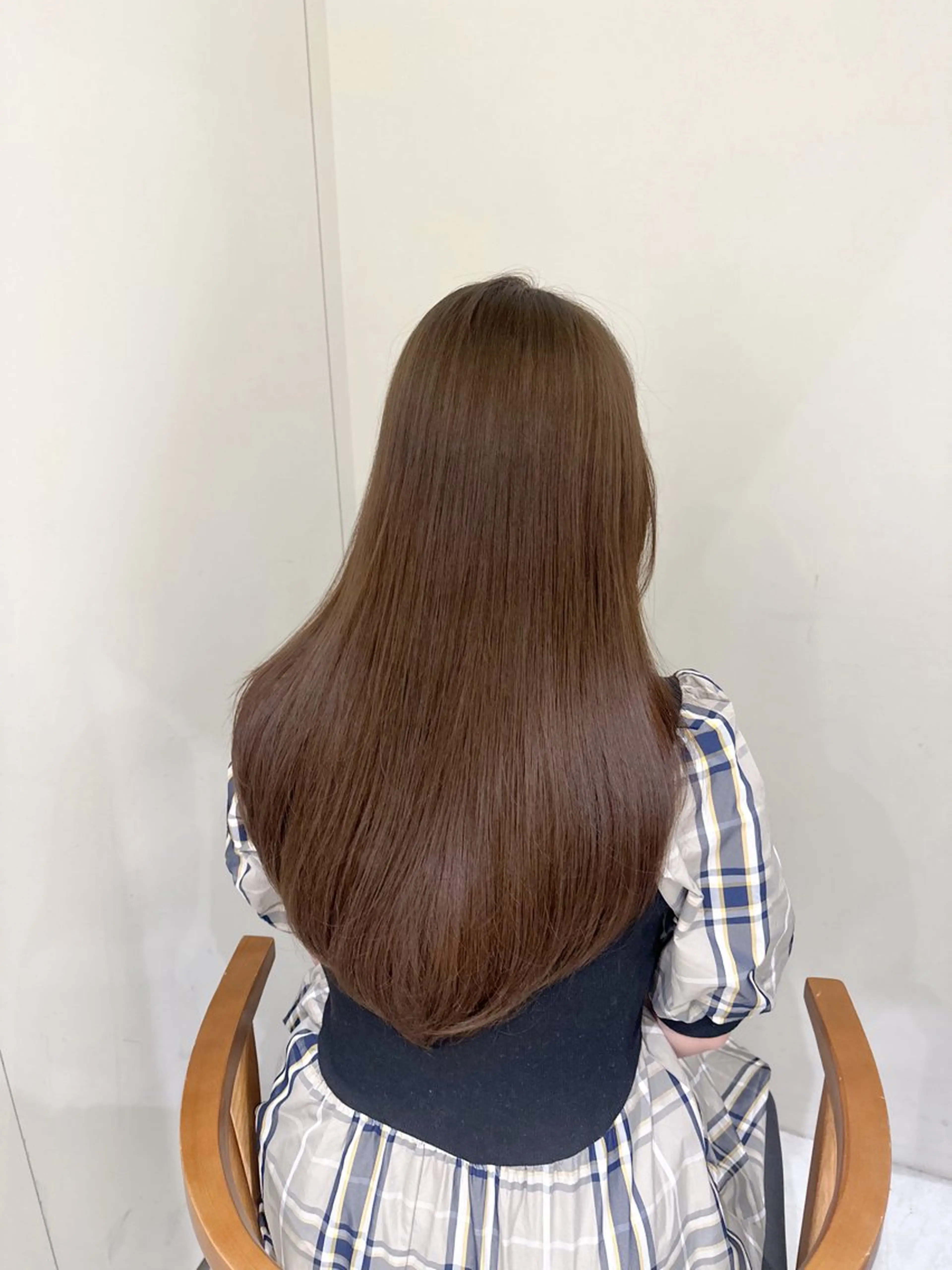 ロング カラー グレージュ 🎗️似合わせ/小顔 顔周りカット/透明感のヘアスタイル