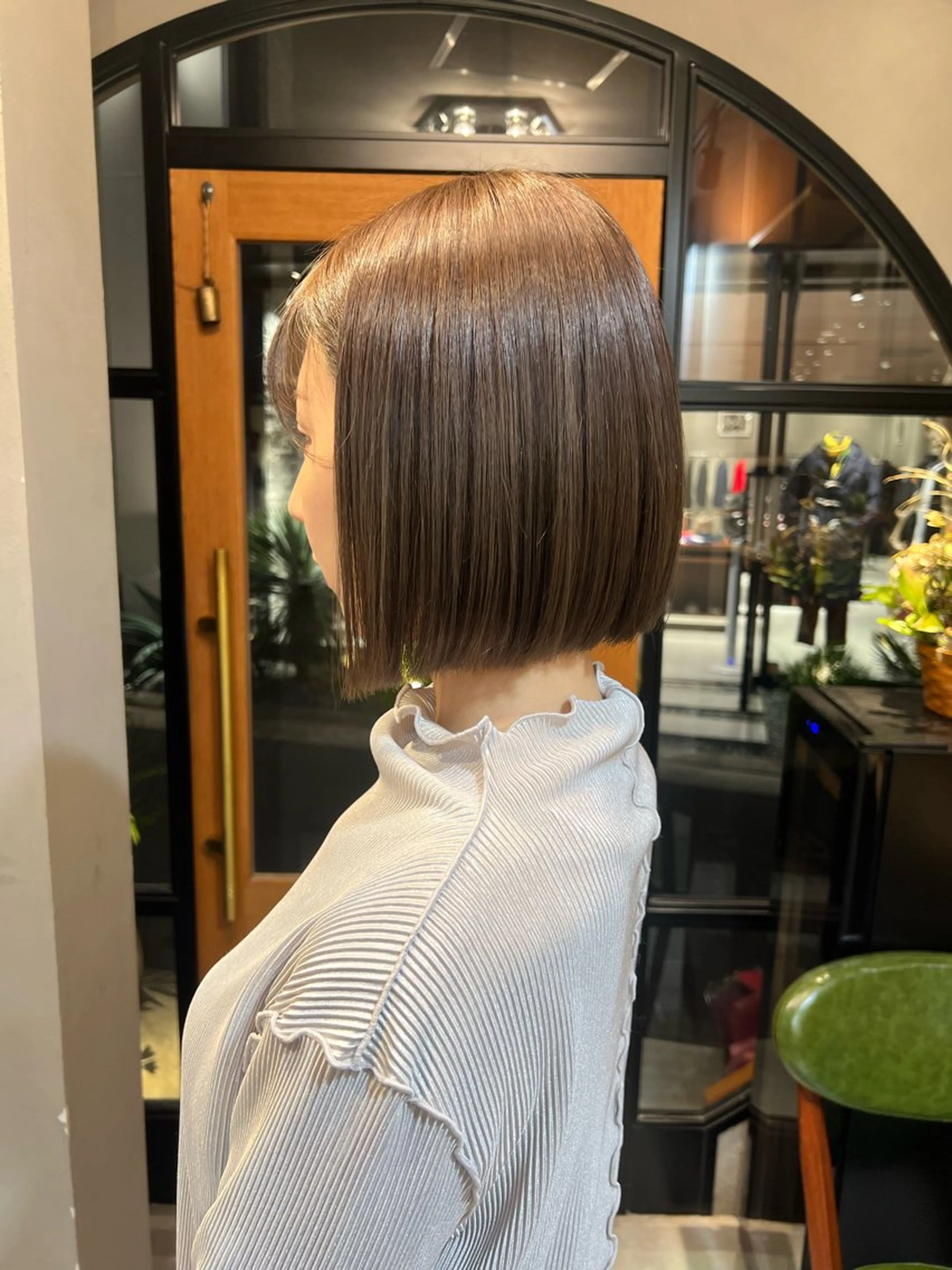 ショート カラー 切りっぱなしボブ ベージュカラー ボブ 神戸ボブ✂️ ioe三宮/田 伸佳のヘアスタイル