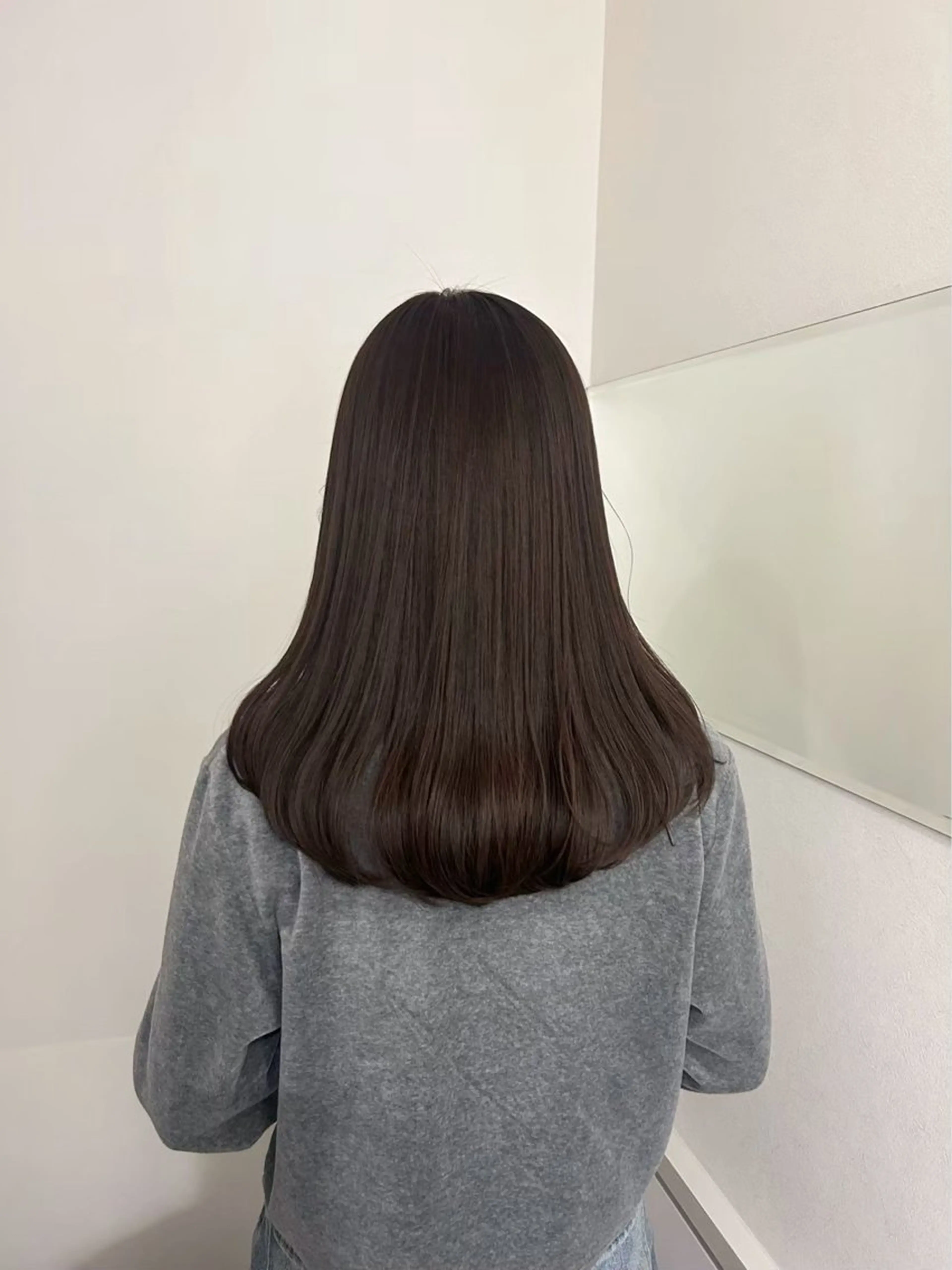 セミロング カラー ヘアカラー トリートメント ヘッドスパ ヘアセット 🖤:髪質改善/ 透明感カラー/Aoiのヘアスタイル