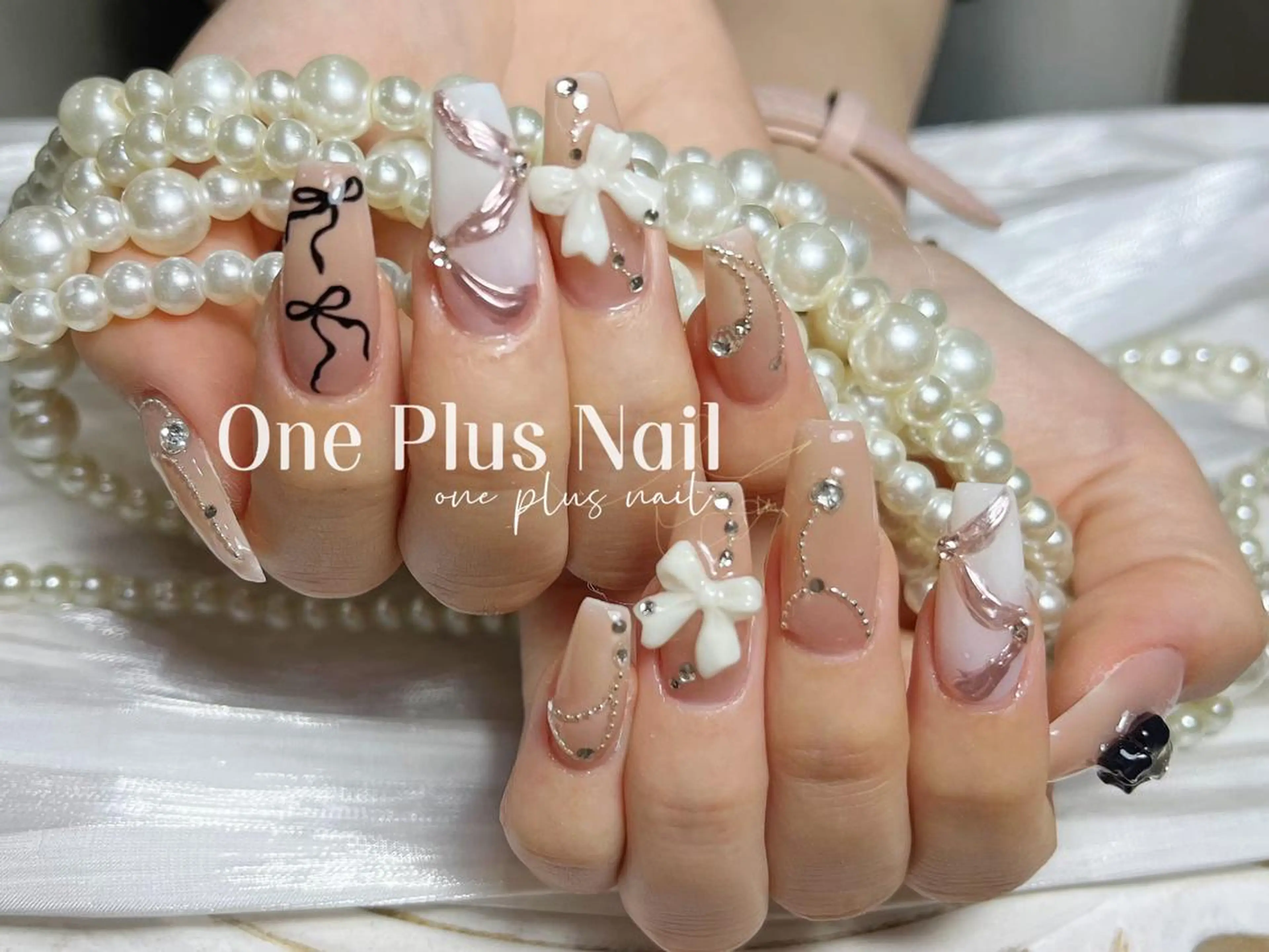 ネイル オーロラネイル フレンチネイル ガーリー オフィスネイル ピンク ハンドネイル One Plus Nail Salonのネイルデザイン