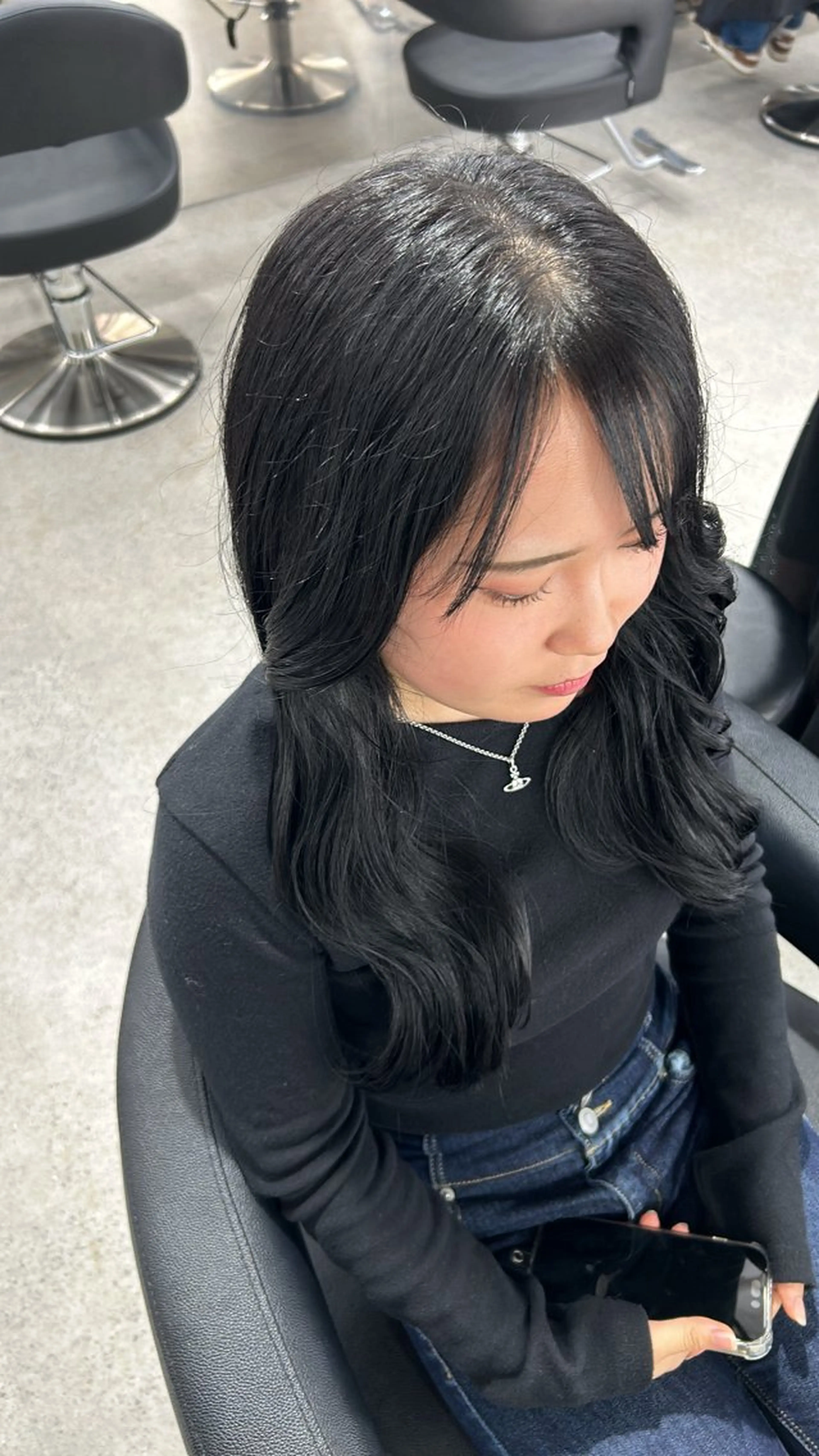 ロング メンズ カット ヘアカラー 艶感ミルクティー🤍 色落ち綺麗🤍ともやのヘアスタイル