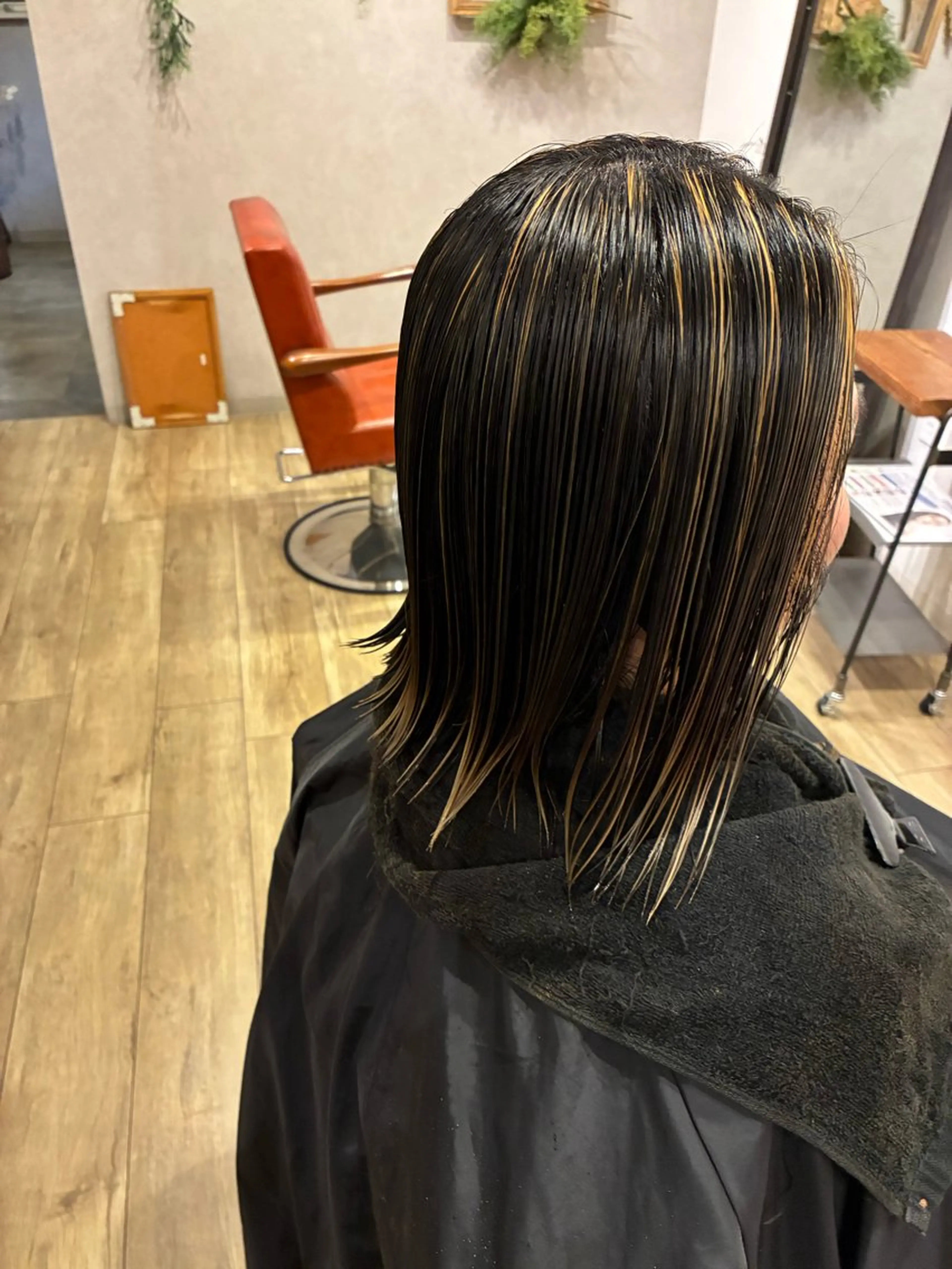 カラー 清水 美香のヘアスタイル