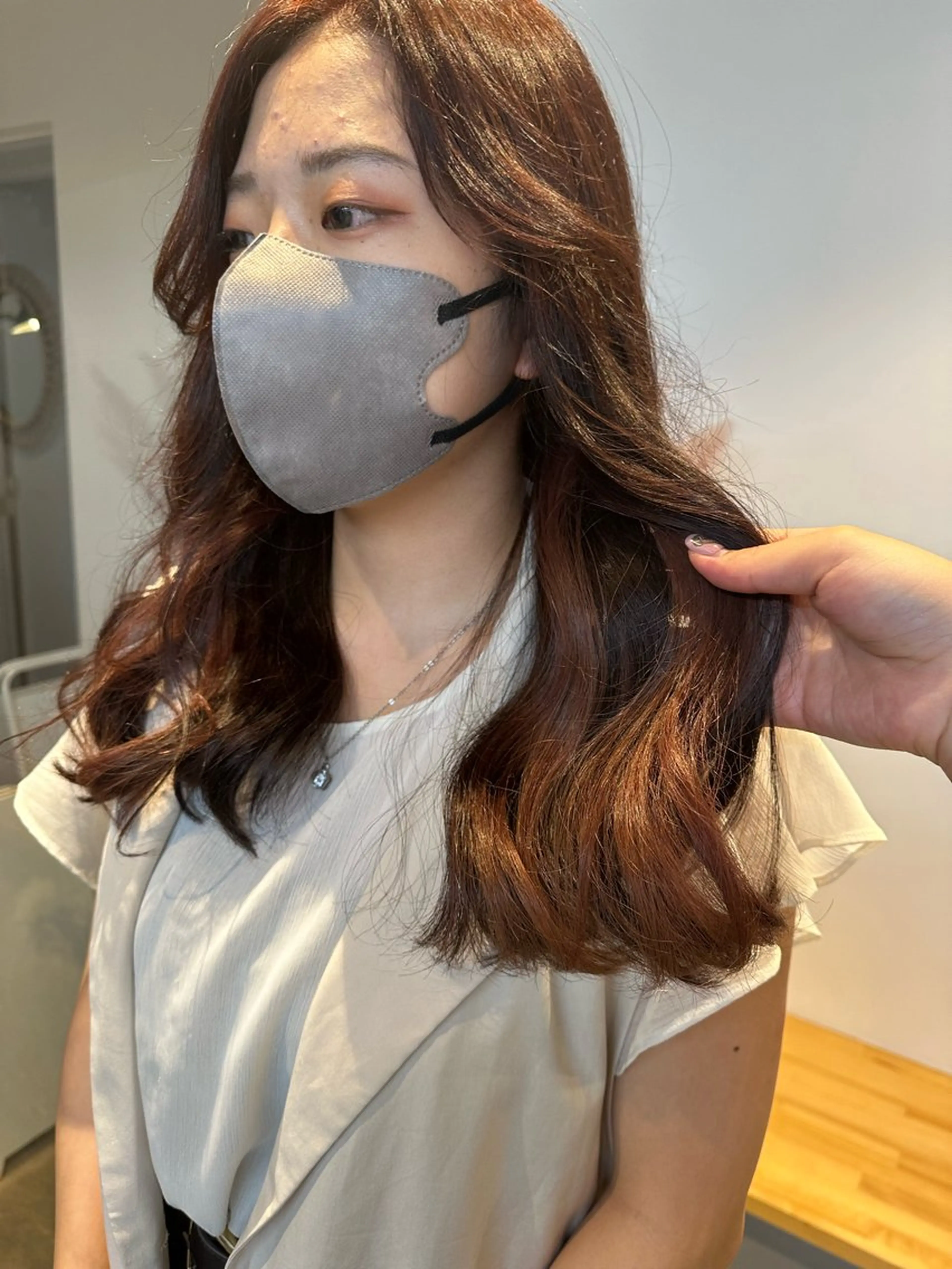 セミロング カラー yuika .のヘアスタイル