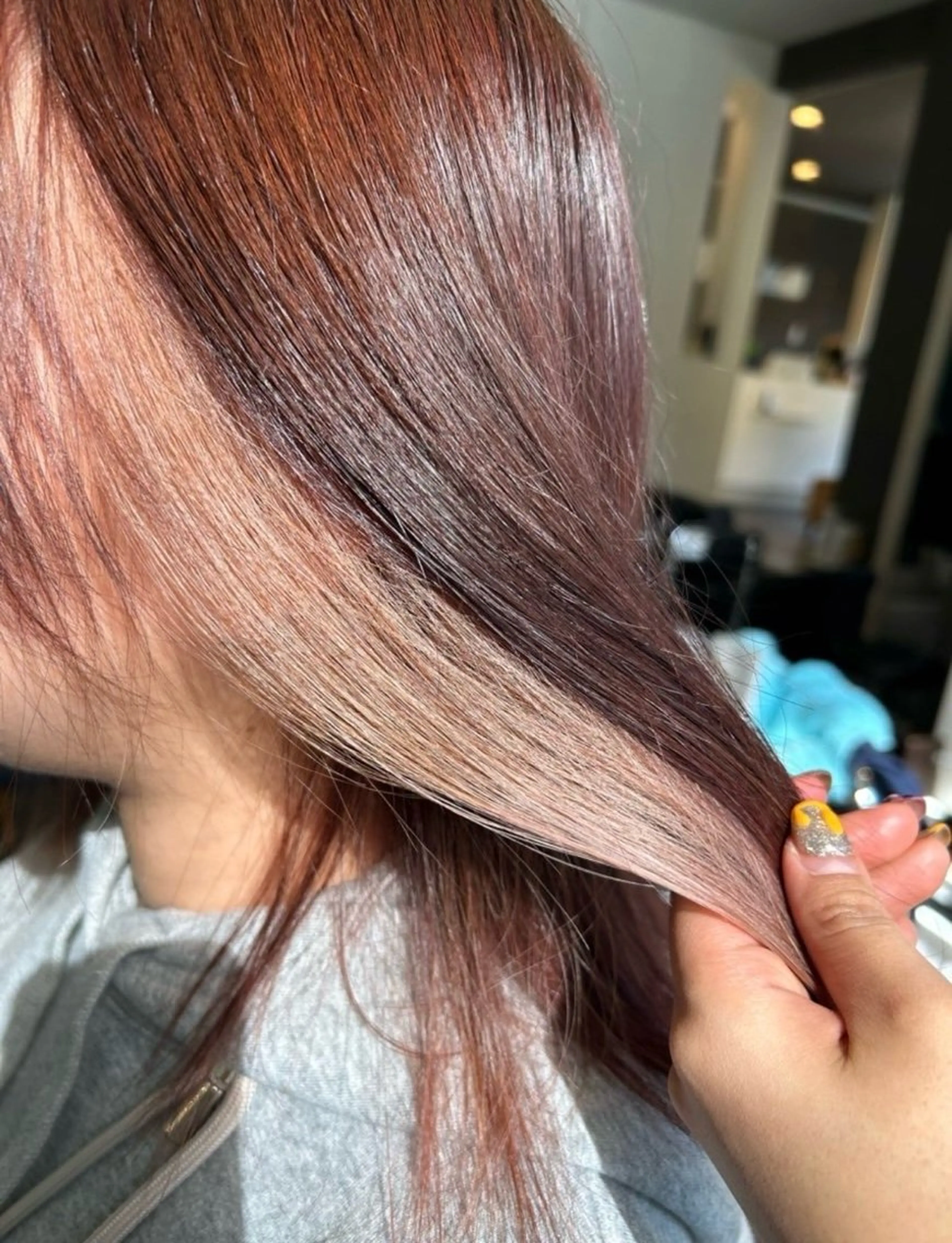ロング カラー インナーカラー 谷 未来美のヘアスタイル