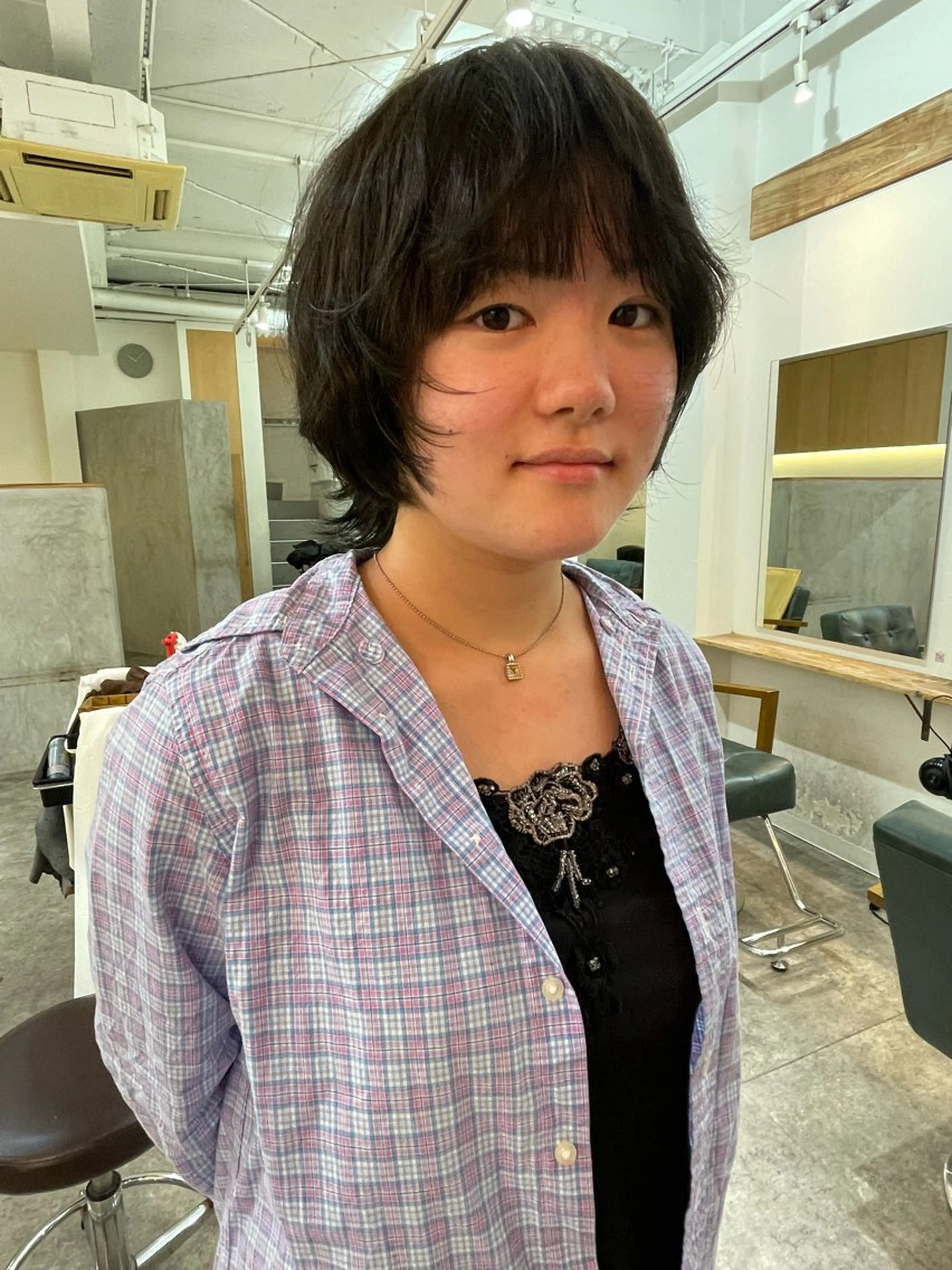 ショート ウルフカット パーマ 水野谷愛/ハイトーン カラー/カラーモデルのヘアスタイル