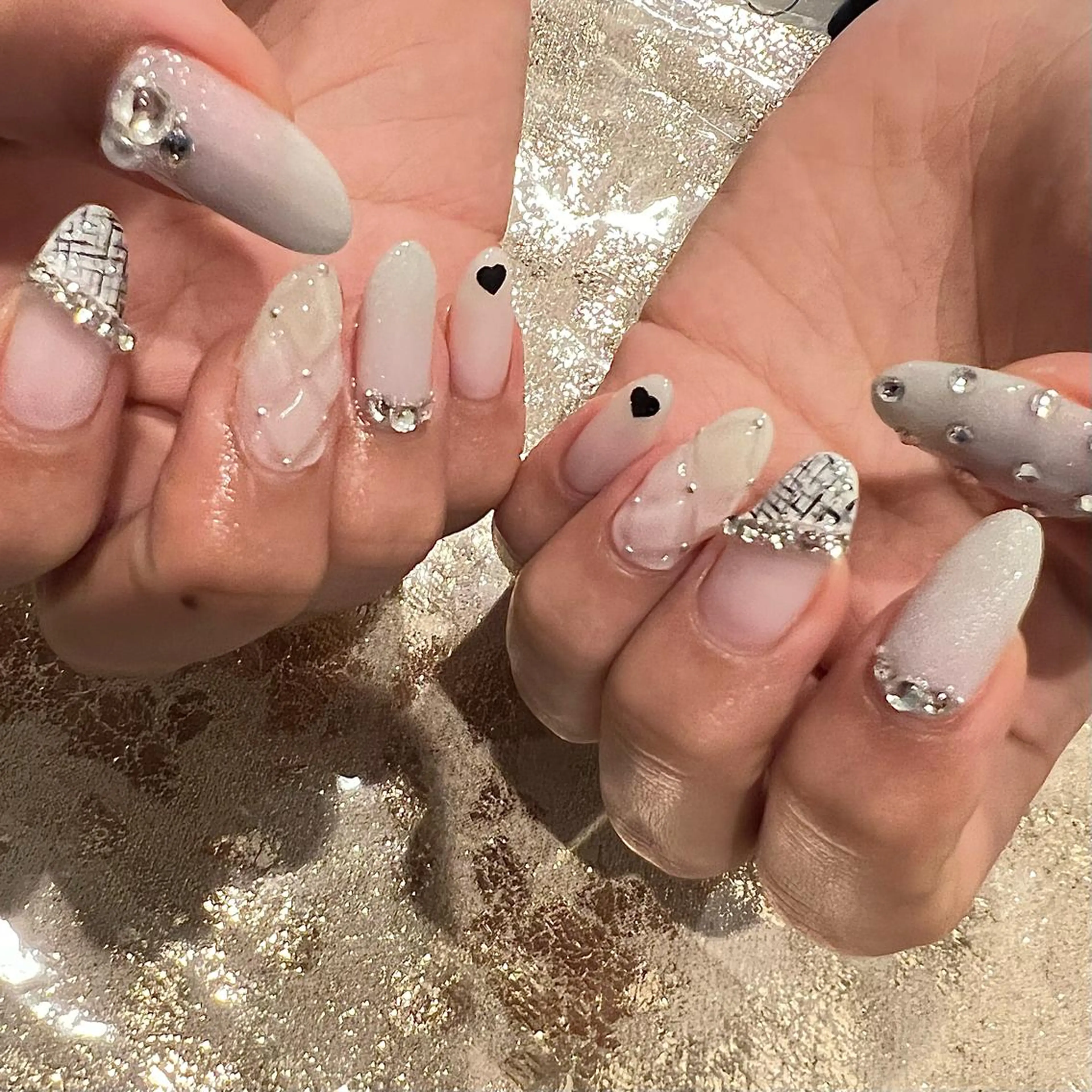 ロング ネイル キラキラネイル ツイードネイル ハンドネイル H🌺 NAILのネイルデザイン