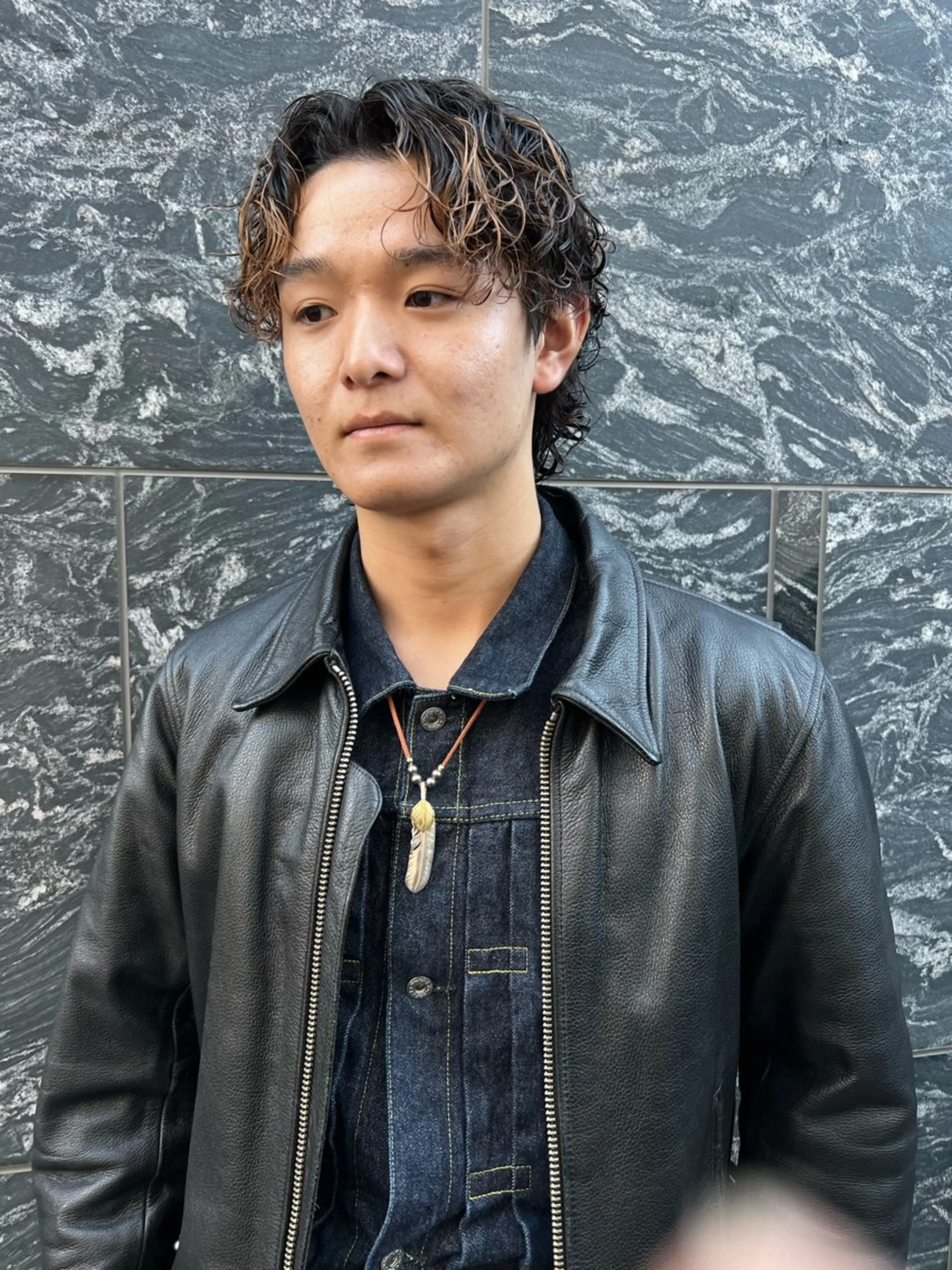 ショート パーマ メンズ メンズブリーチ メンズパーマ カット パーマ トリートメント 樋野 亮のヘアスタイル