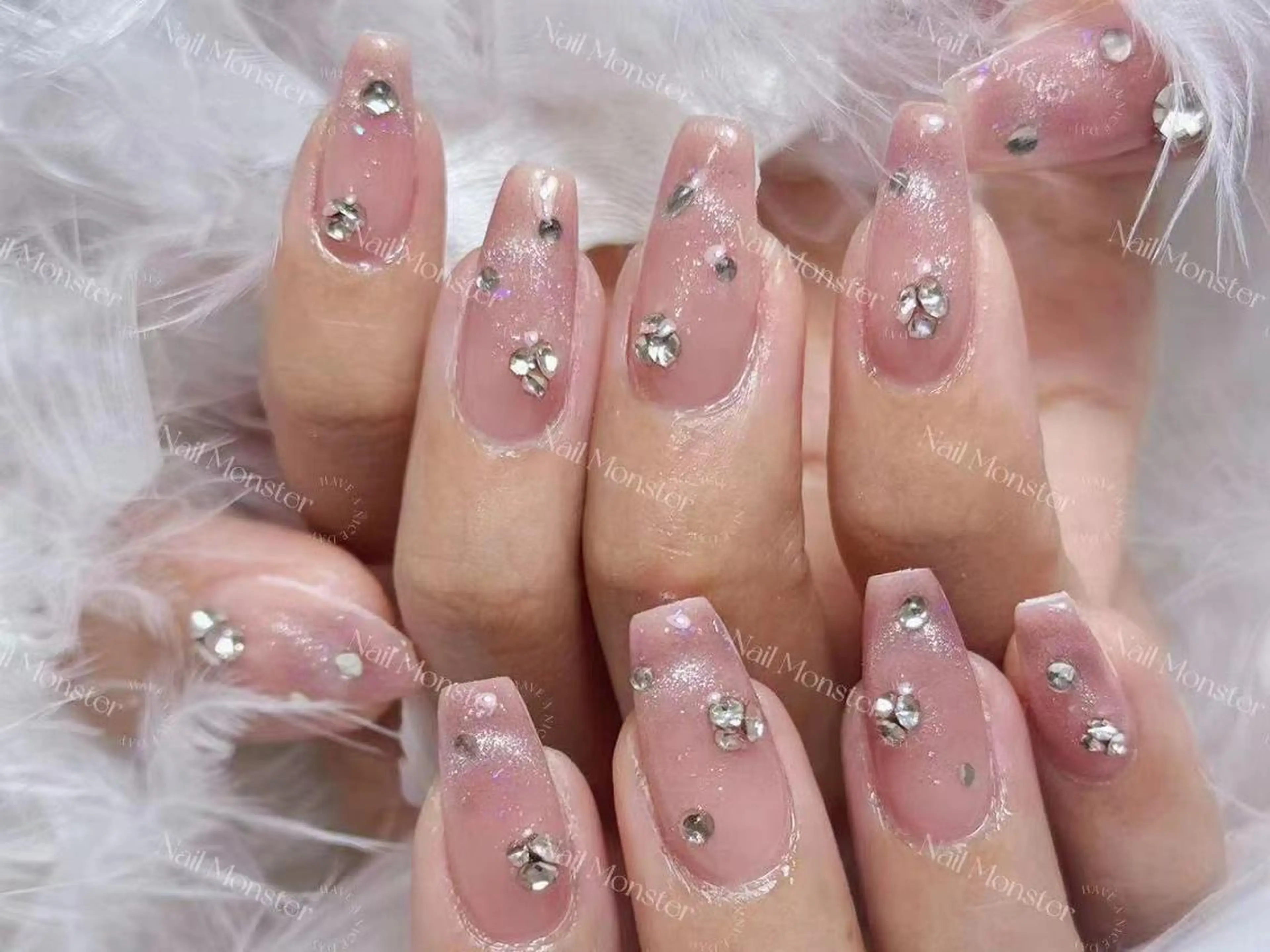 ネイル アートネイル オーロラネイル ガーリー キラキラネイル 韓国ネイル Nail Monsterのネイルデザイン