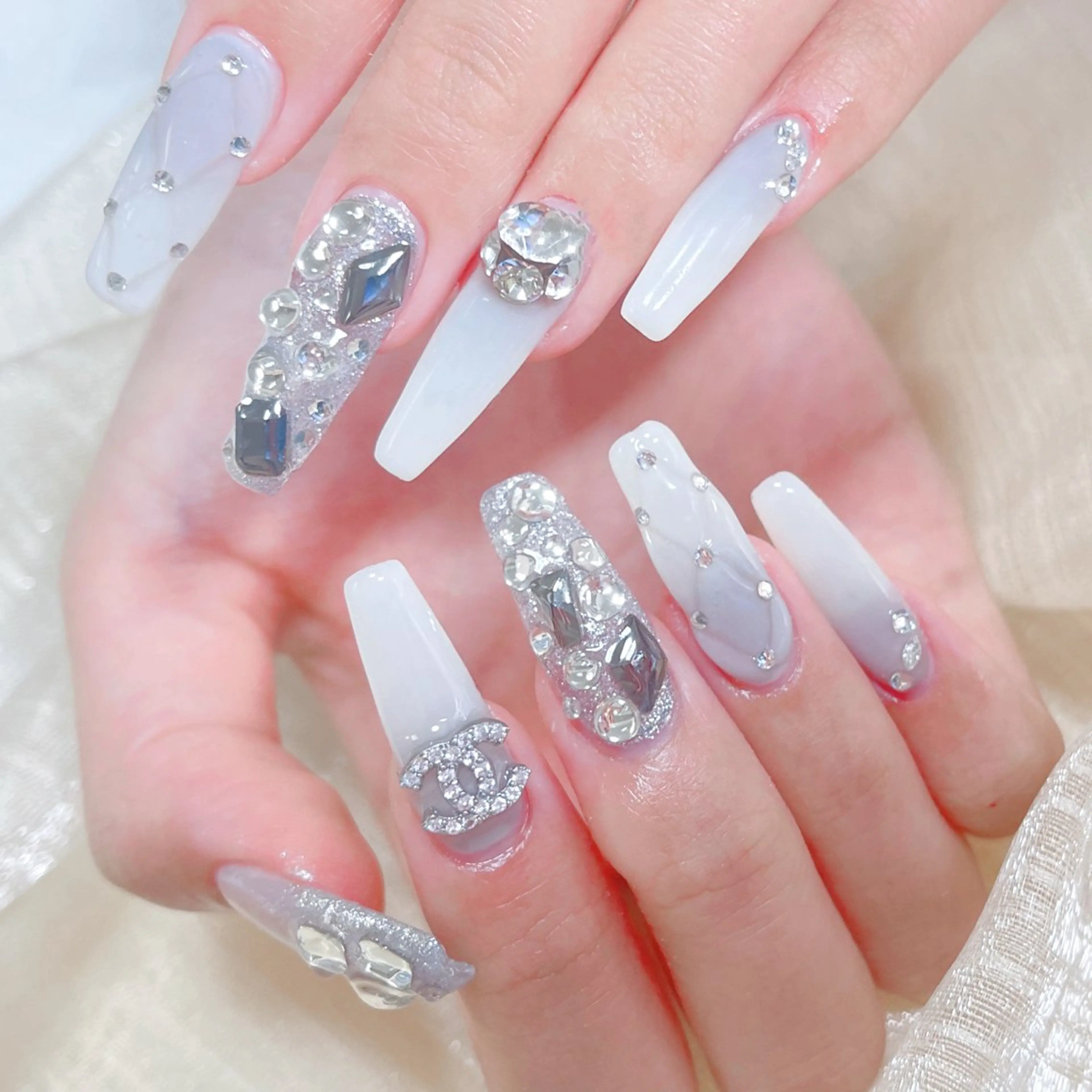 ネイル ハンドネイル 🎀ネイルサロン エクラYUI🎀のネイルデザイン
