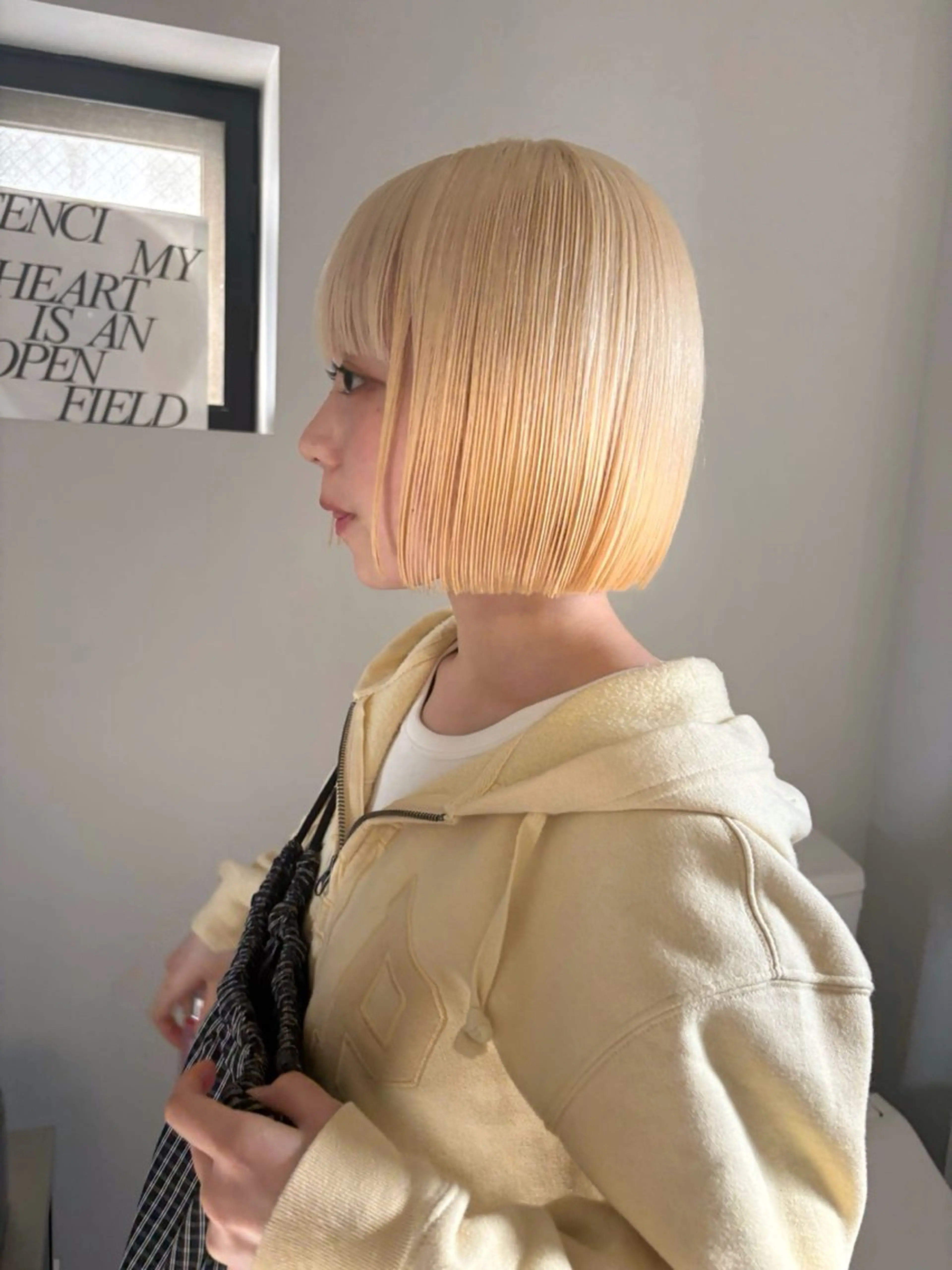 ブリーチ２回+カラー+カット+トリートメントの写真