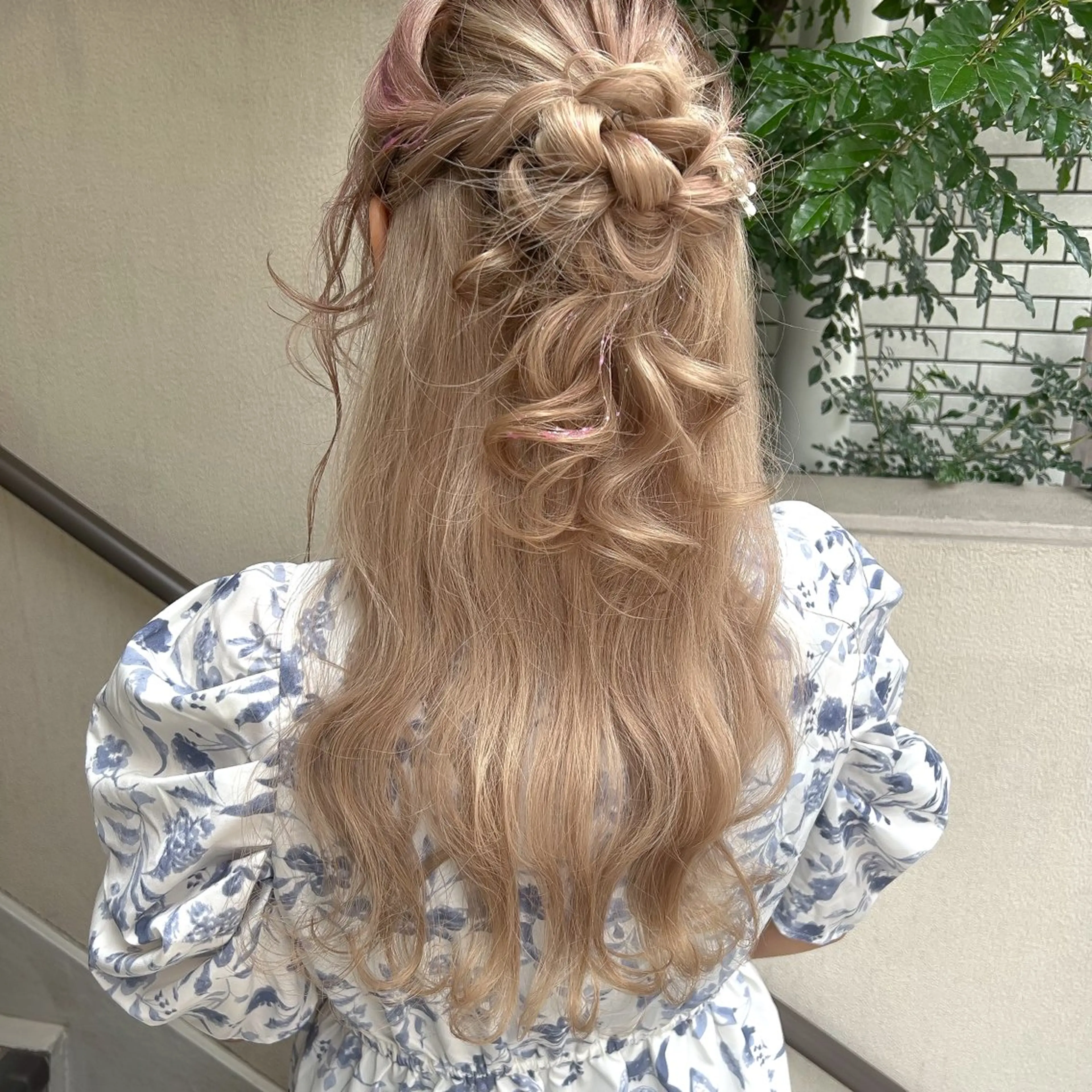 ロング ヘアアレンジ ハーフアップ お団子ヘア ヘアセット 飯塚 沙衣のヘアスタイル