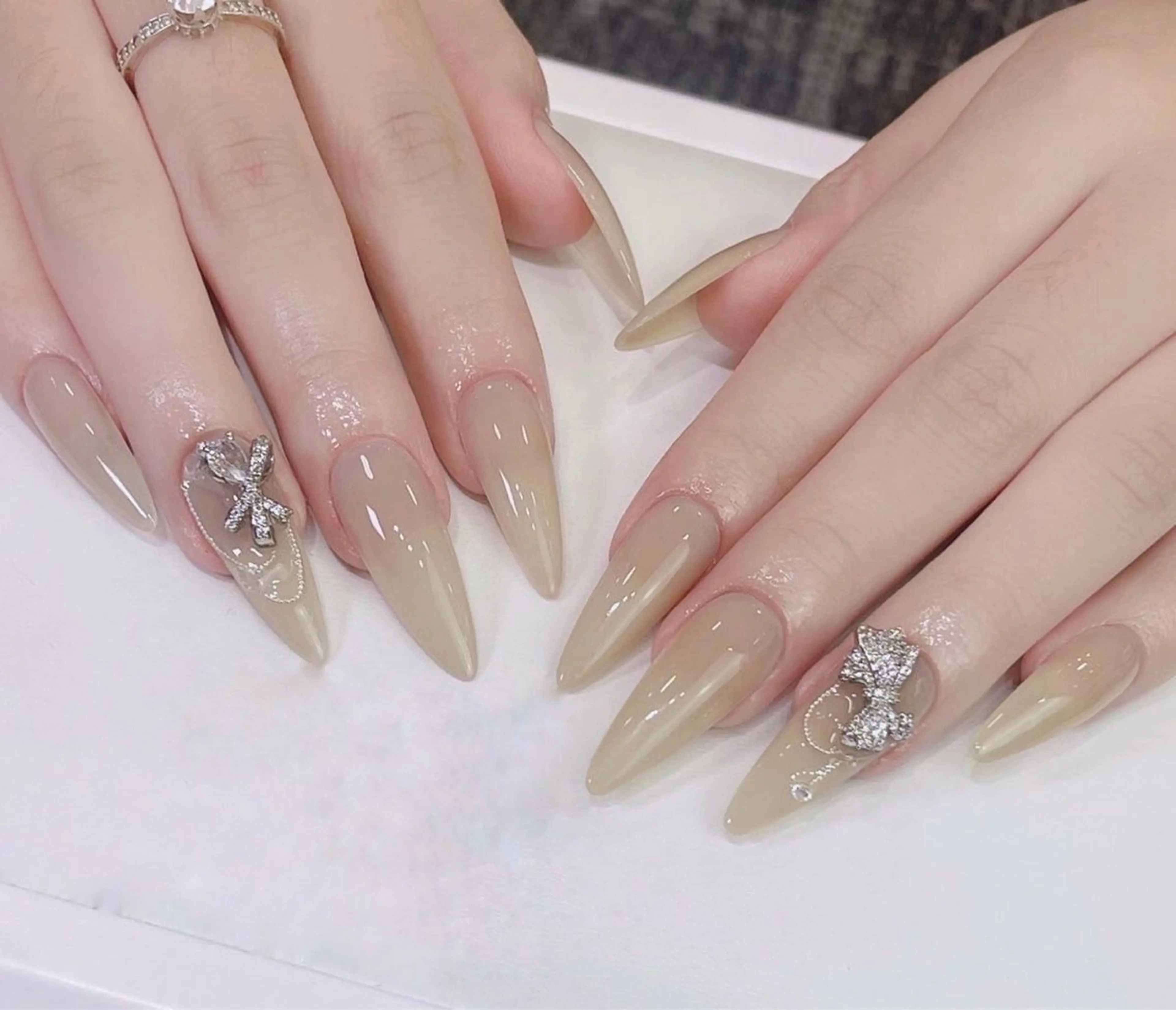 ネイル 長さ出し フレンチネイル グラデーション 卒業式 マグネットネイル ハンドネイル MIHANA NAILのネイルデザイン
