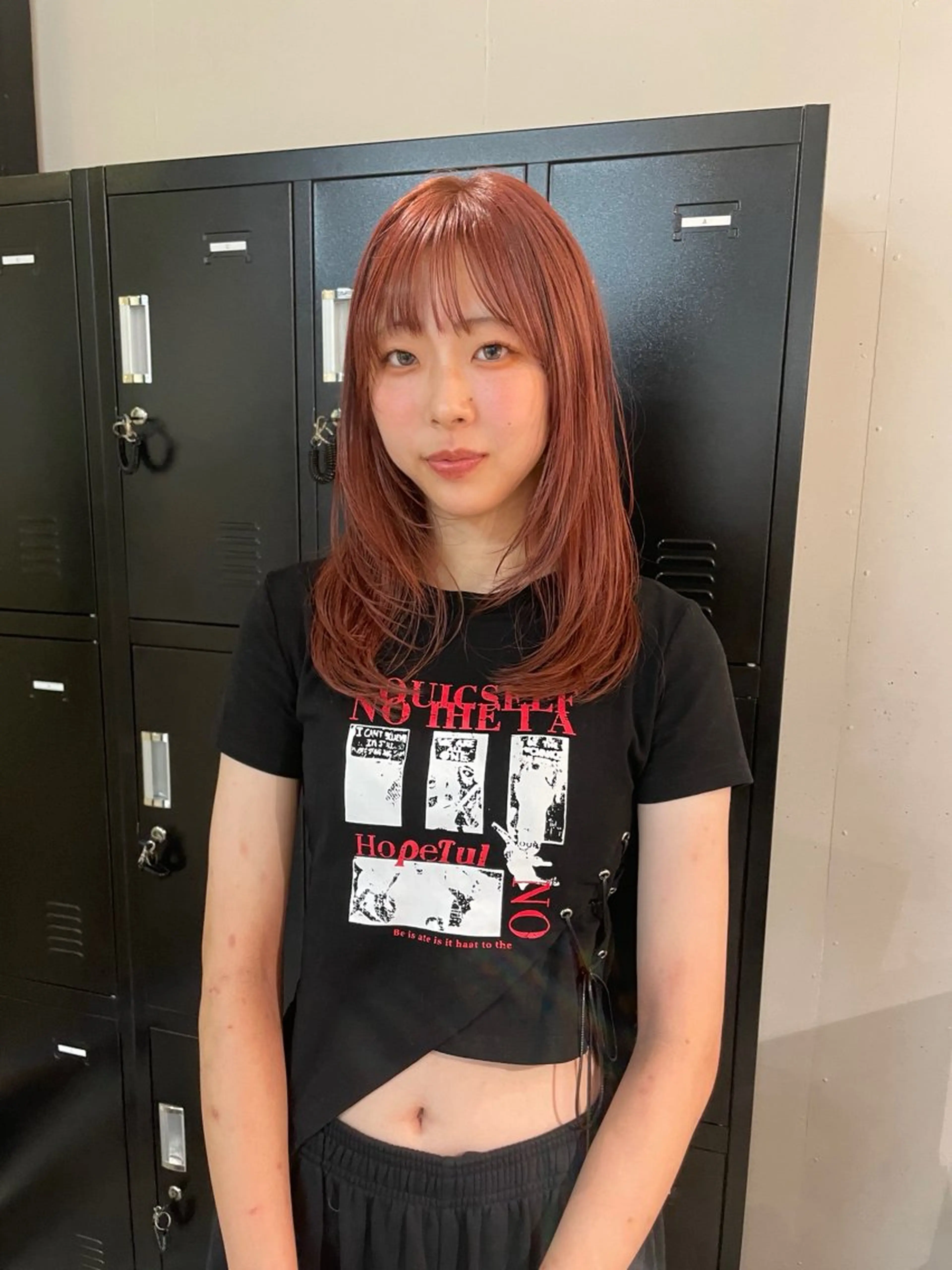 セミロング カラー ブリーチ ブラウンカラー カシス オレンジ レイヤーカット A/LEE所属・久保田 千尋のヘアスタイル