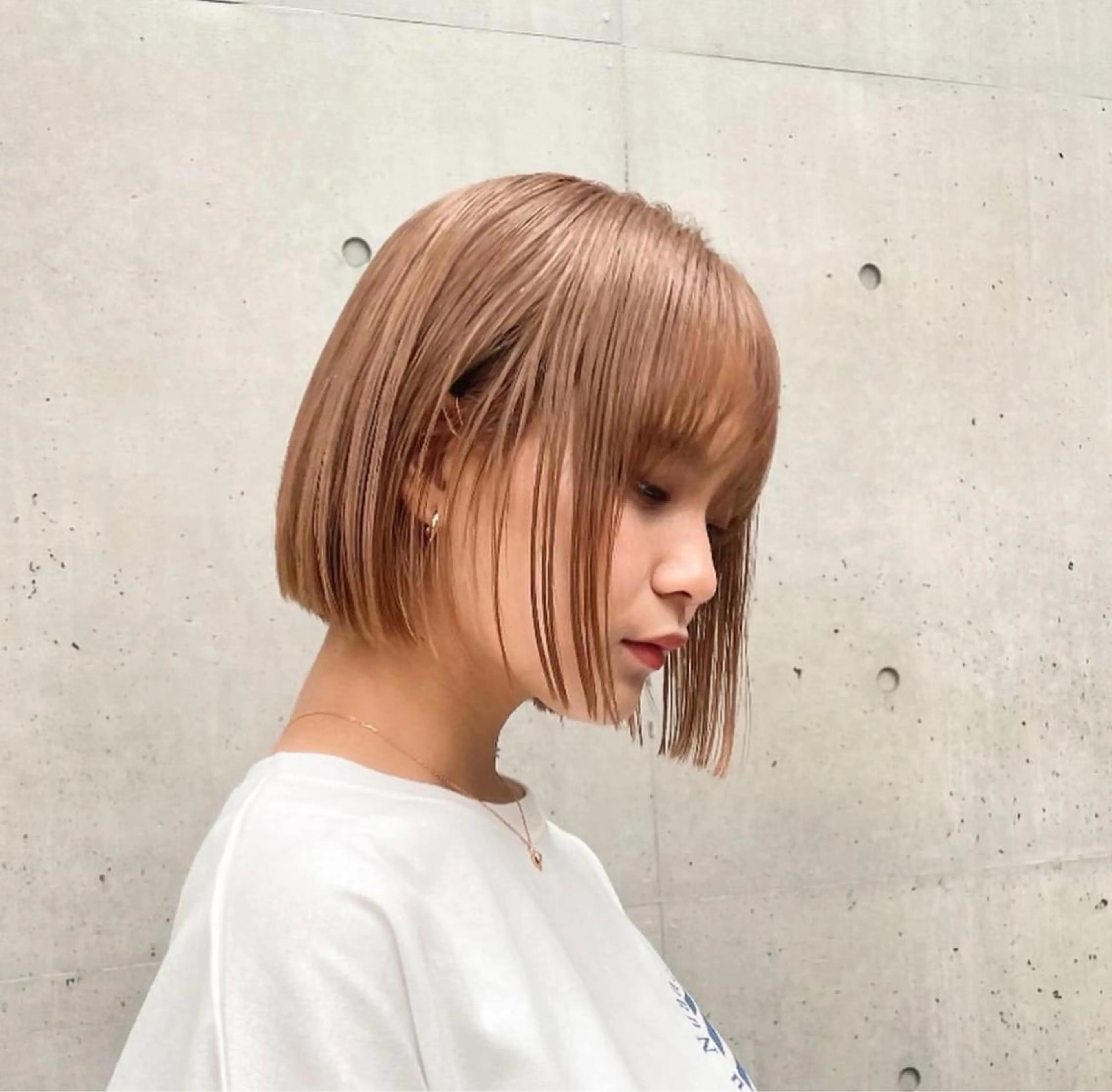 ショート カラー ベージュカラー 透明感カラー ボブ TOI所属・内野   龍海 / レイヤーカットのヘアスタイル