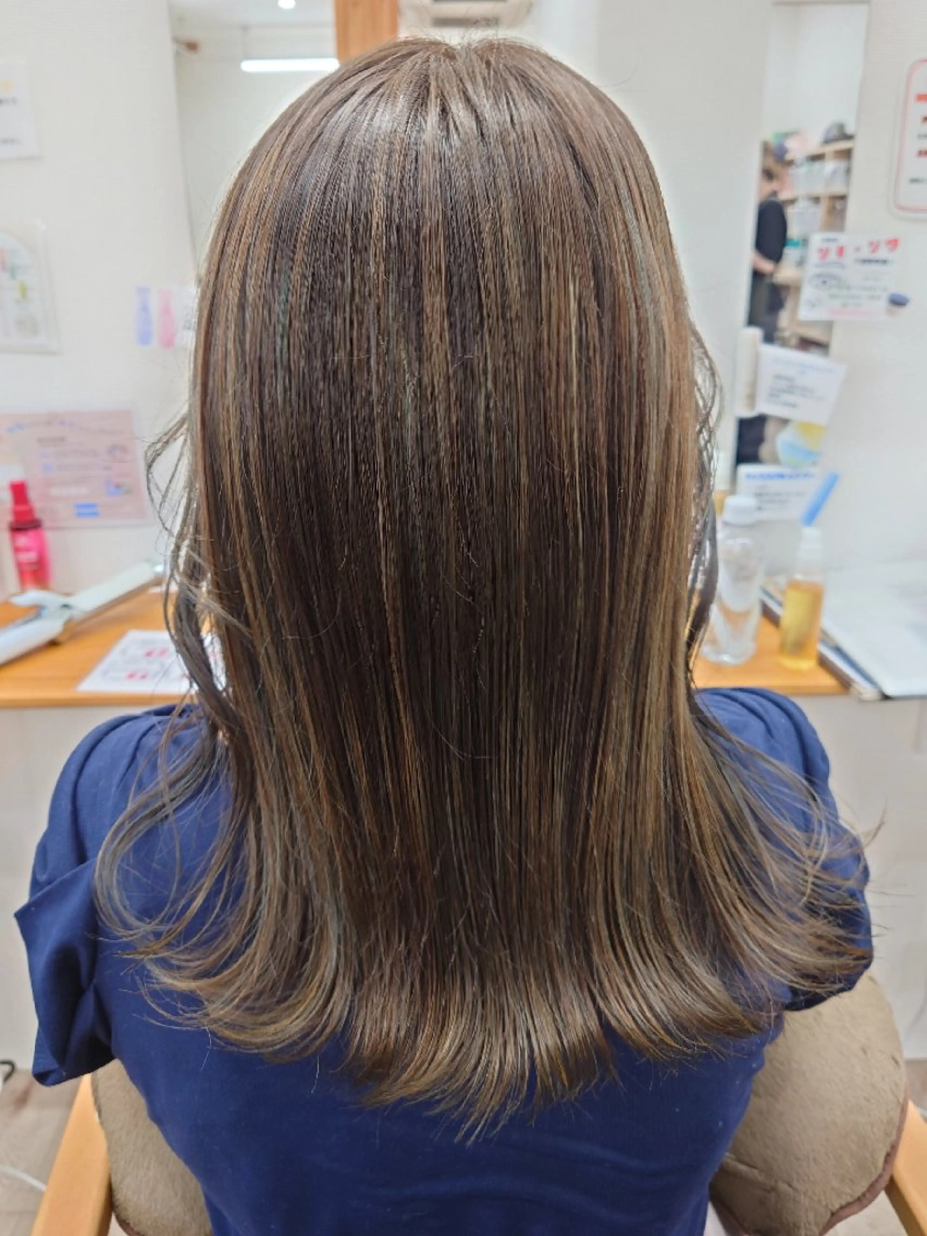 ミディアム カラー ハイライトカラー オリーブカラー ハイライト ヘアカラー トリートメント あづ/酸性ストレート /豊橋市湖西市のヘアスタイル