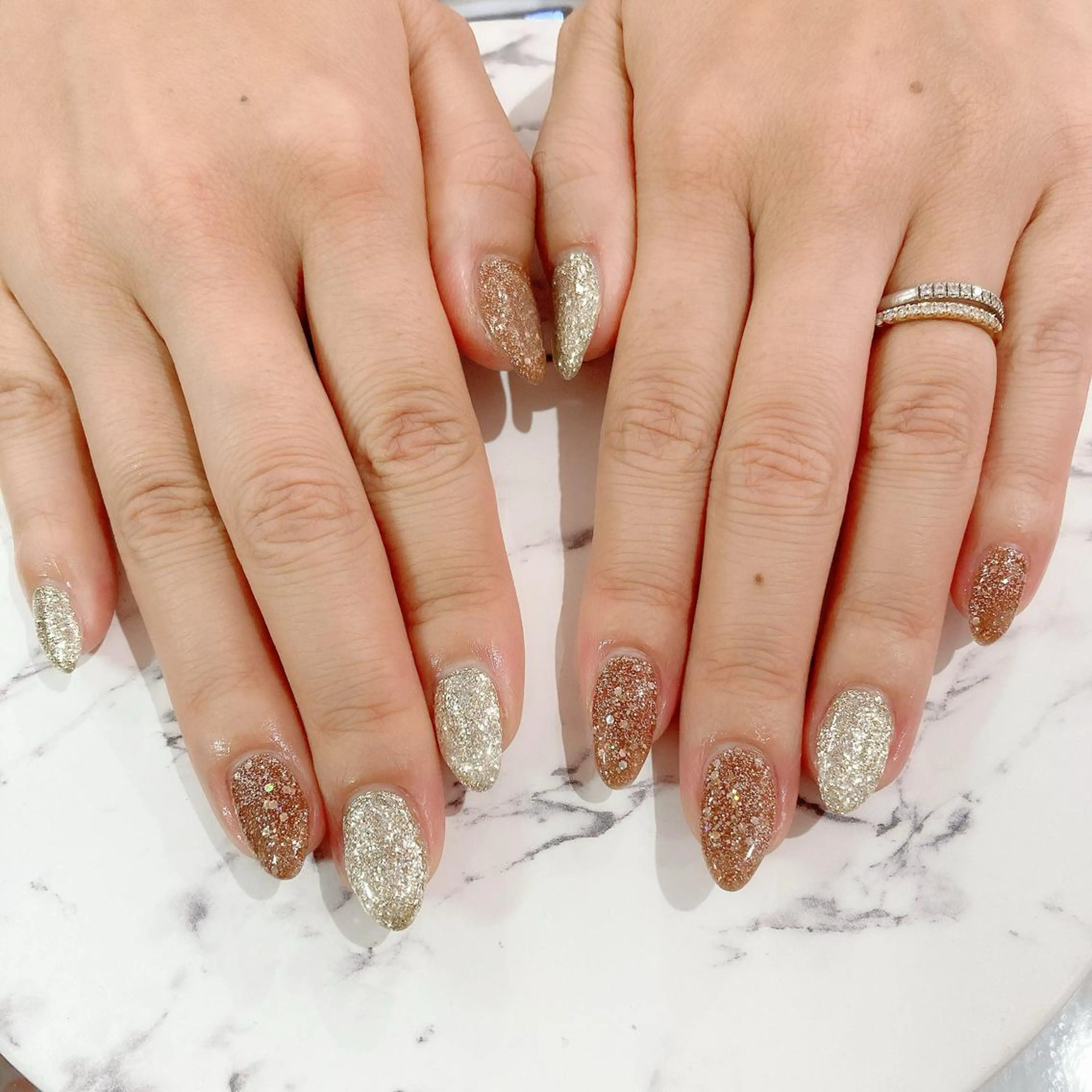 ネイル ブラウン ジェルネイル キラキラネイル ラメ(グリッター) ワンカラーネイル ハンドネイル Nail Kのネイルデザイン