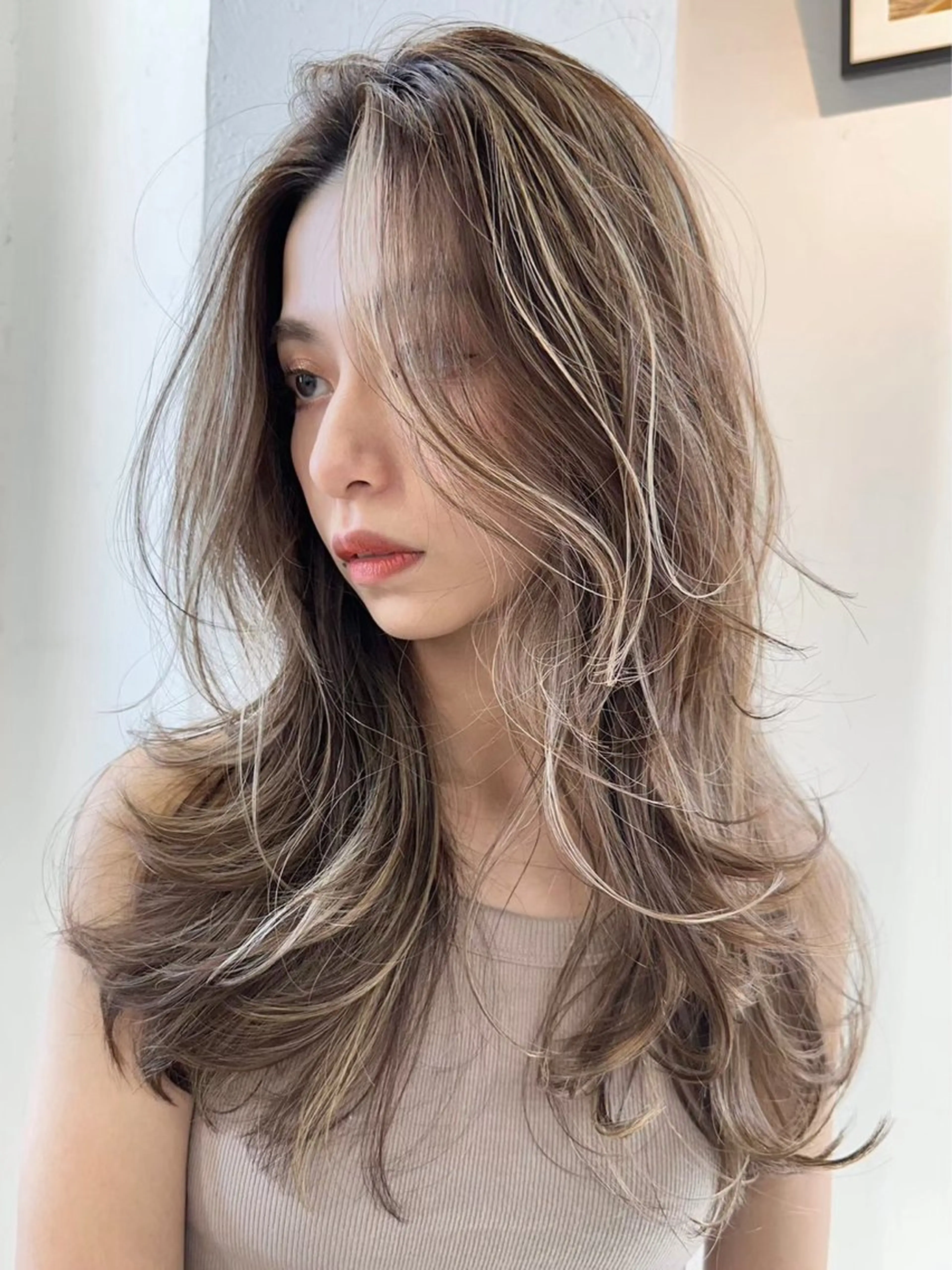 ロング カラー ベージュカラー ハイライトカラー ハイライト トリートメント カット ヘアカラー トリートメント RYOSUKE インナーカラーのヘアスタイル