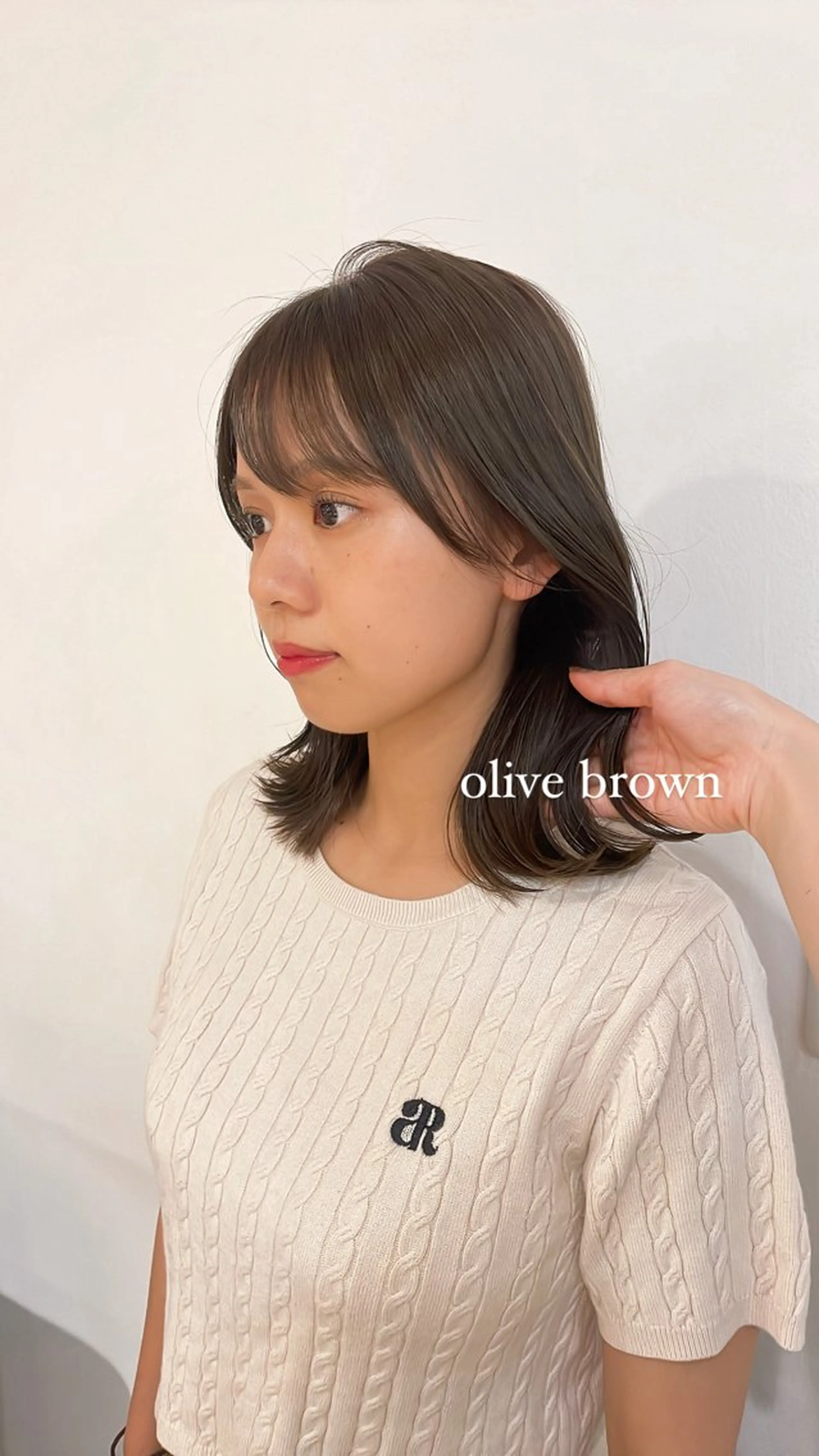ミディアム 顔周りカット 山崎 里紗のヘアスタイル