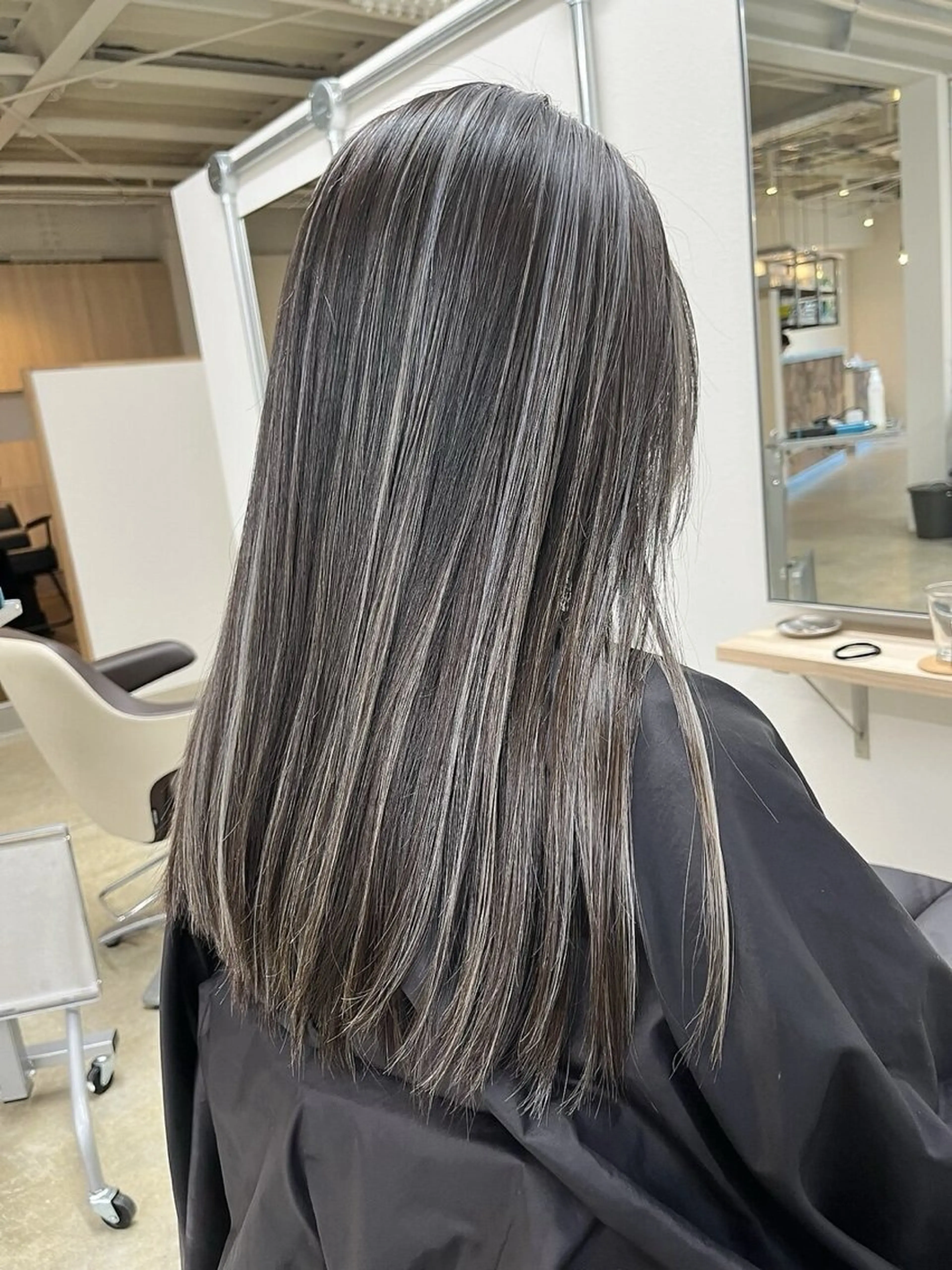 【ミニモ限定‼️】ハイライトカラー【ブリーチ込み】の写真