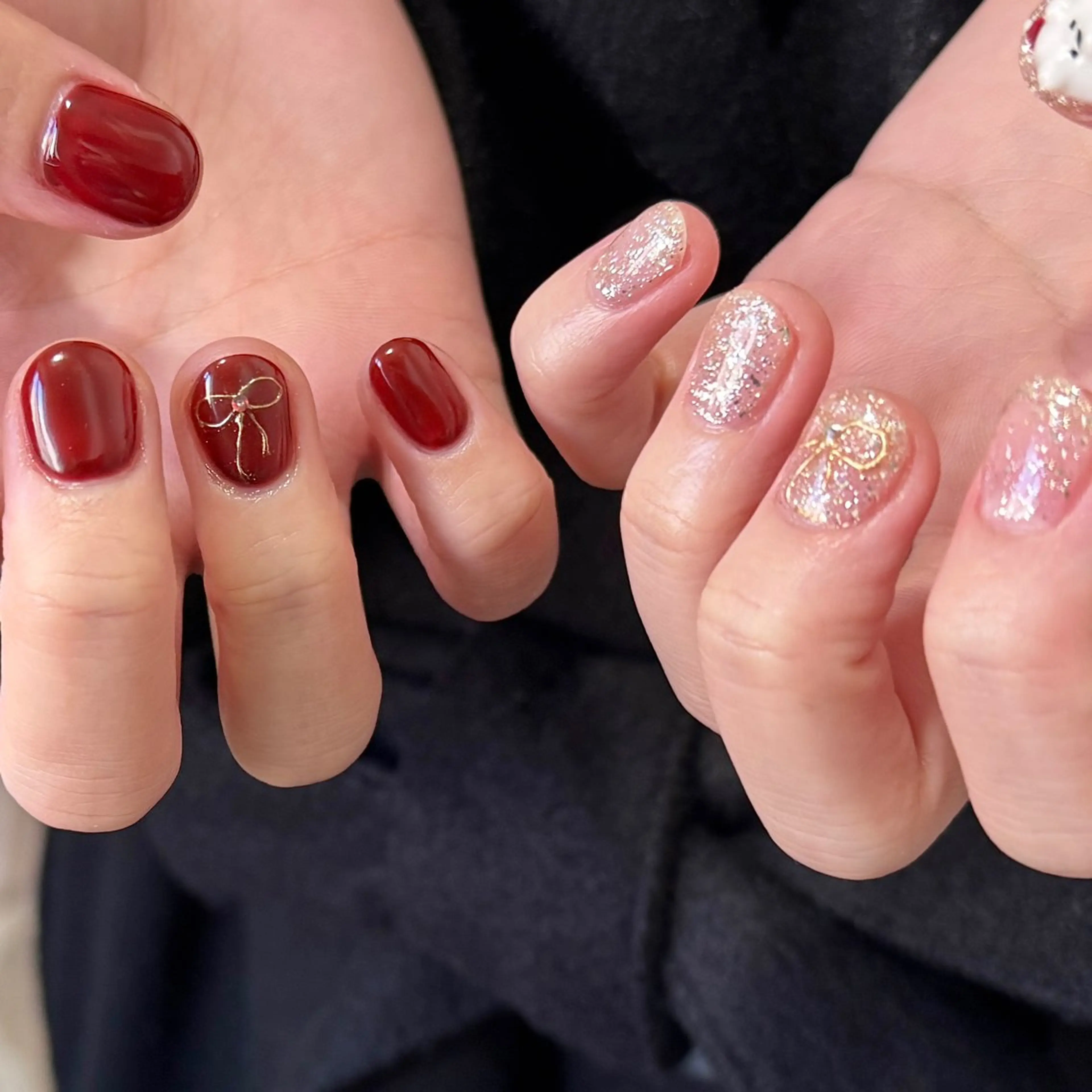 ネイル ボルドー ゴールド リボン 冬ネイル クリスマス ハンドネイル pointillé .ayaのネイルデザイン