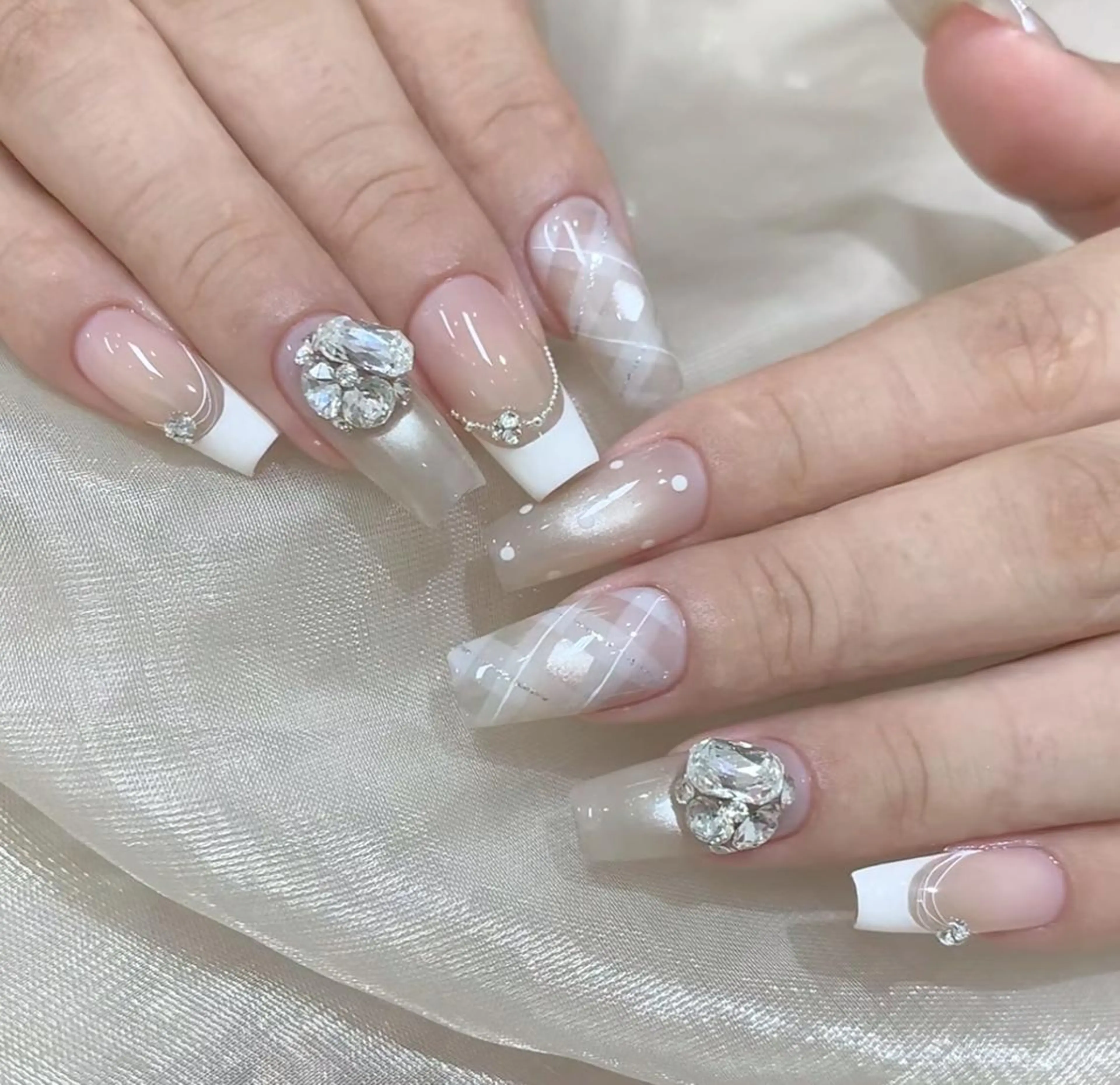 ネイル ハンドネイル 🍑 momo_nailのネイルデザイン