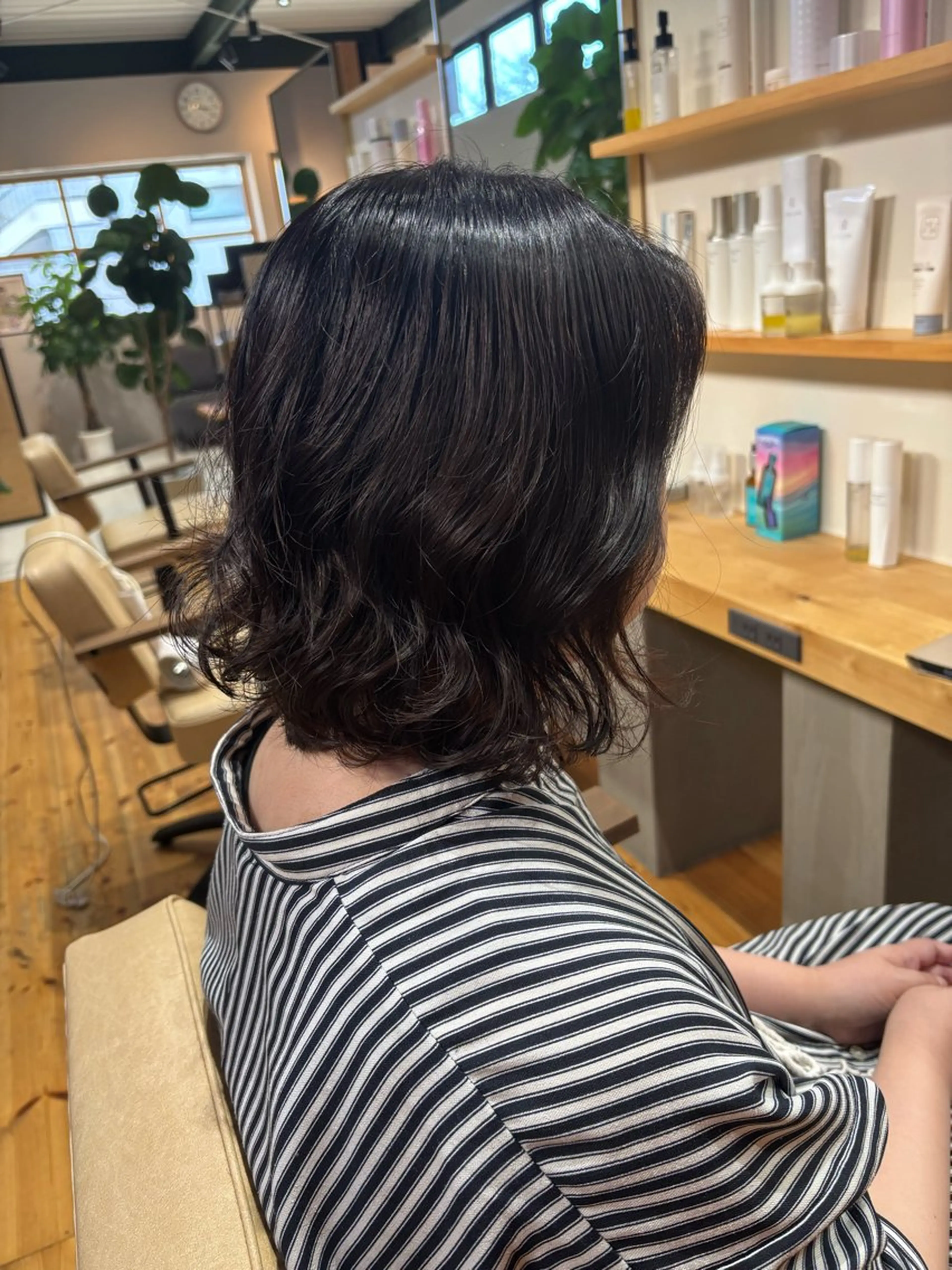 カット＋コテ巻き風パーマ＋トリートメントの写真