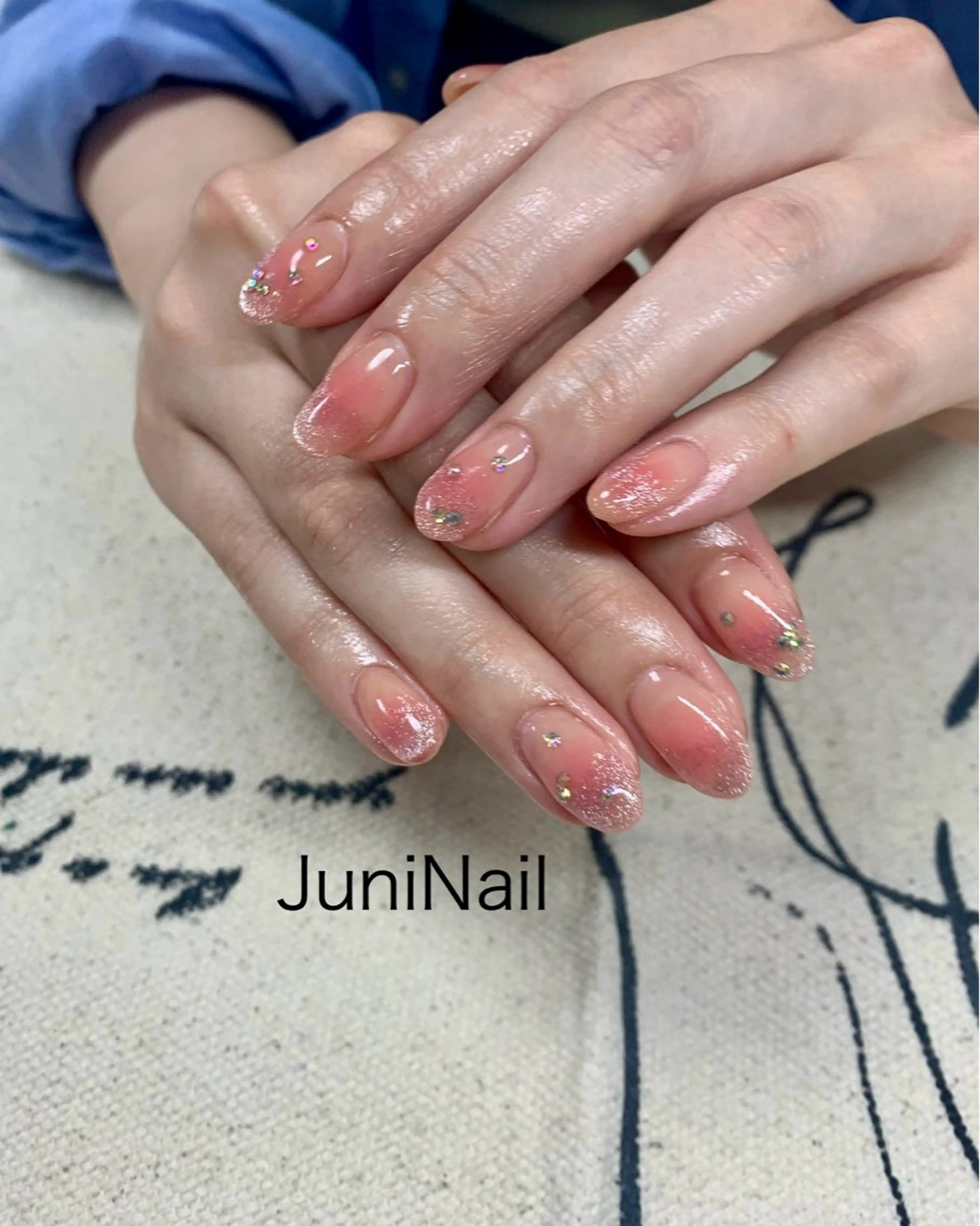 ネイル オーロラネイル クリアネイル 成人式 フラッシュネイル 氷ネイル・うるうるネイル ハンドネイル JuniNail 주니네일🇰🇷suのネイルデザイン