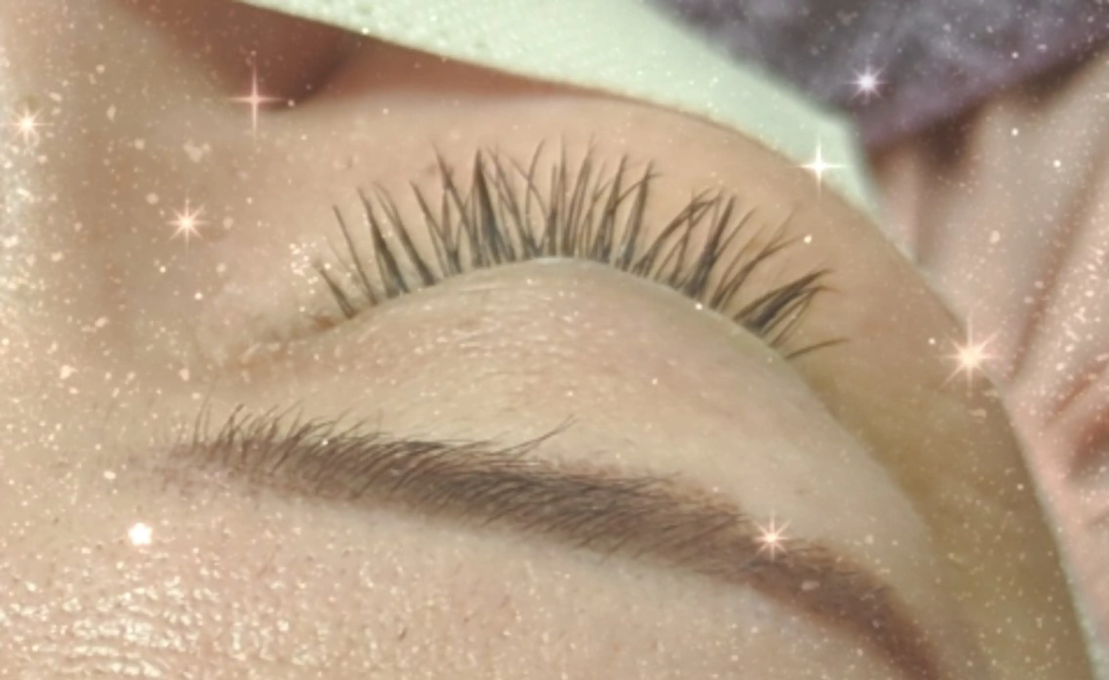 さりげなく華やかに✨️フラットラッシュ80本✨️目力アップ👁️他店オフ込みの写真