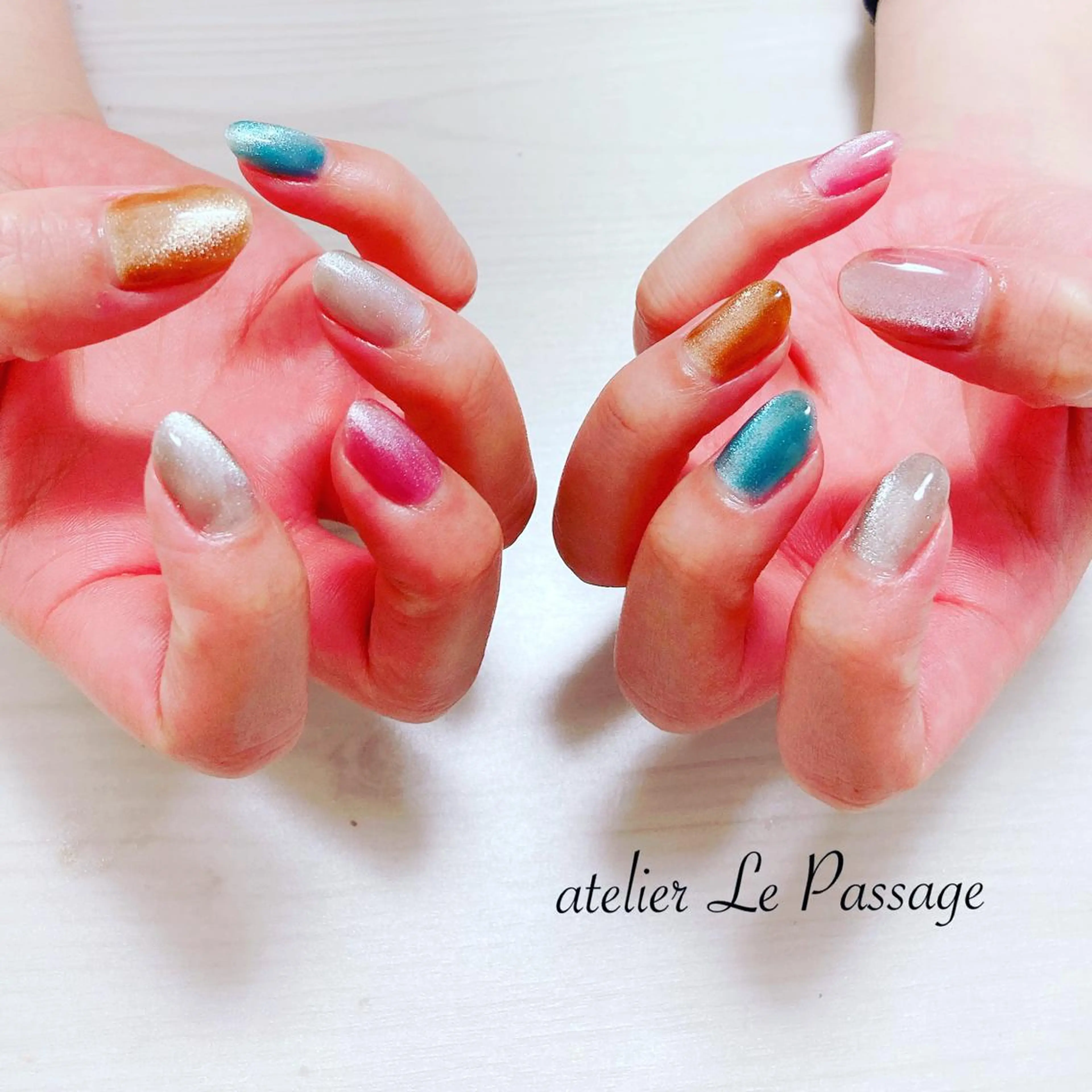 ネイル ジェルネイル キラキラネイル ニュアンスネイル オフィスネイル パラジェル Atelier Le Passage所属・h nakatsukaのネイルデザイン