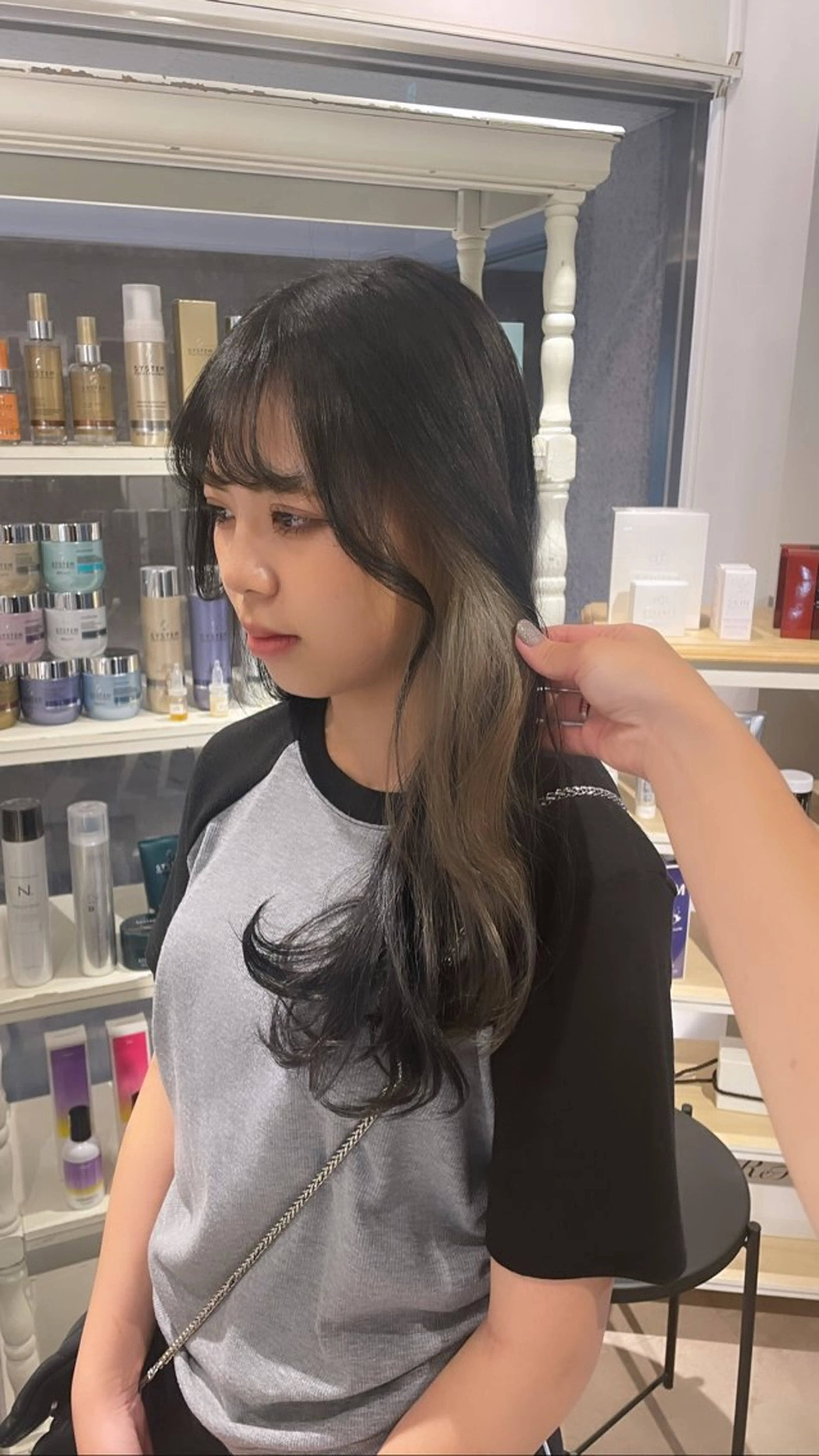 ロング カラー ベージュカラー 黒髪 ブリーチ CreBiA🎀 ayaのマツエク・マツパデザイン