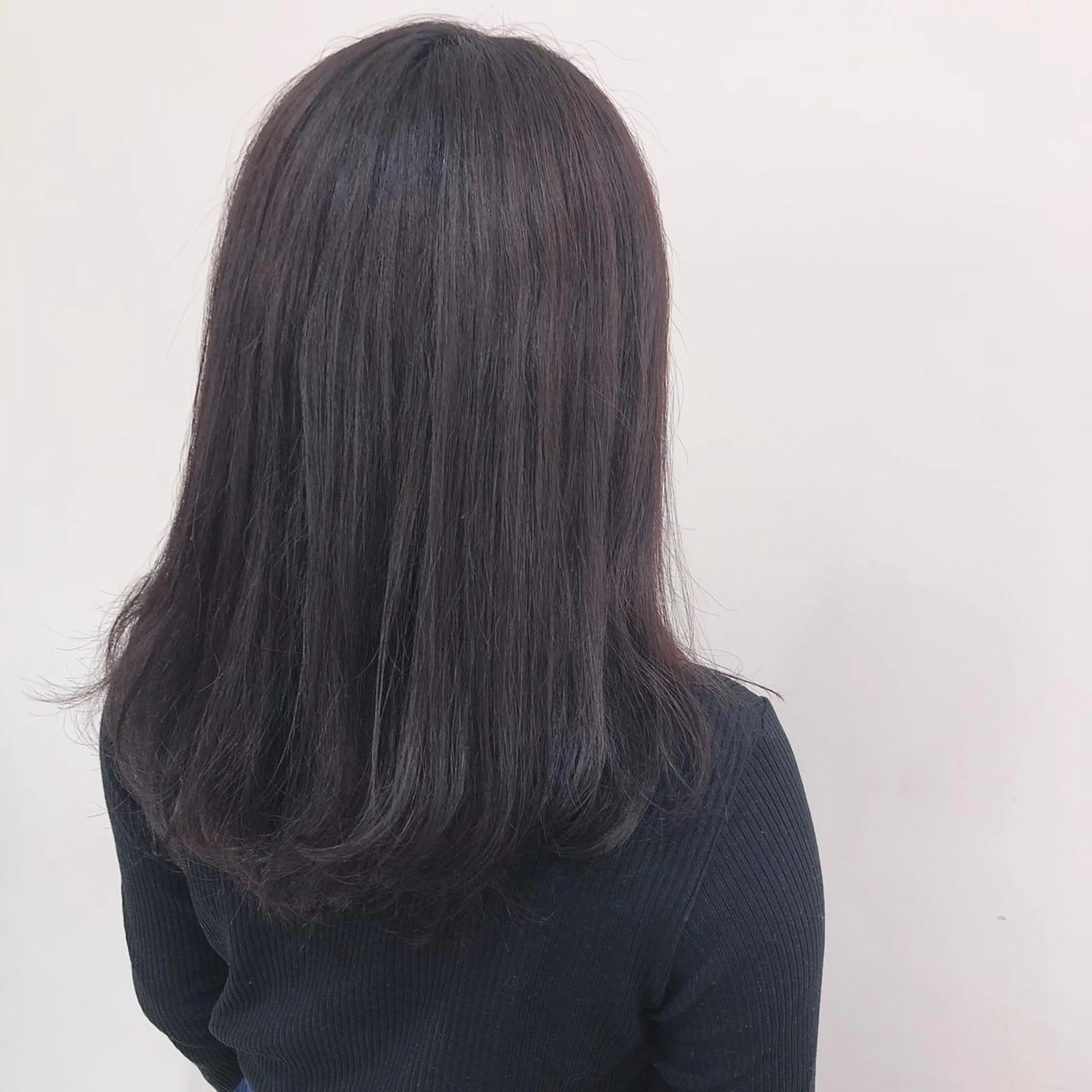 セミロング カラー 野村 さなみ✨ぱっつんボブのヘアスタイル