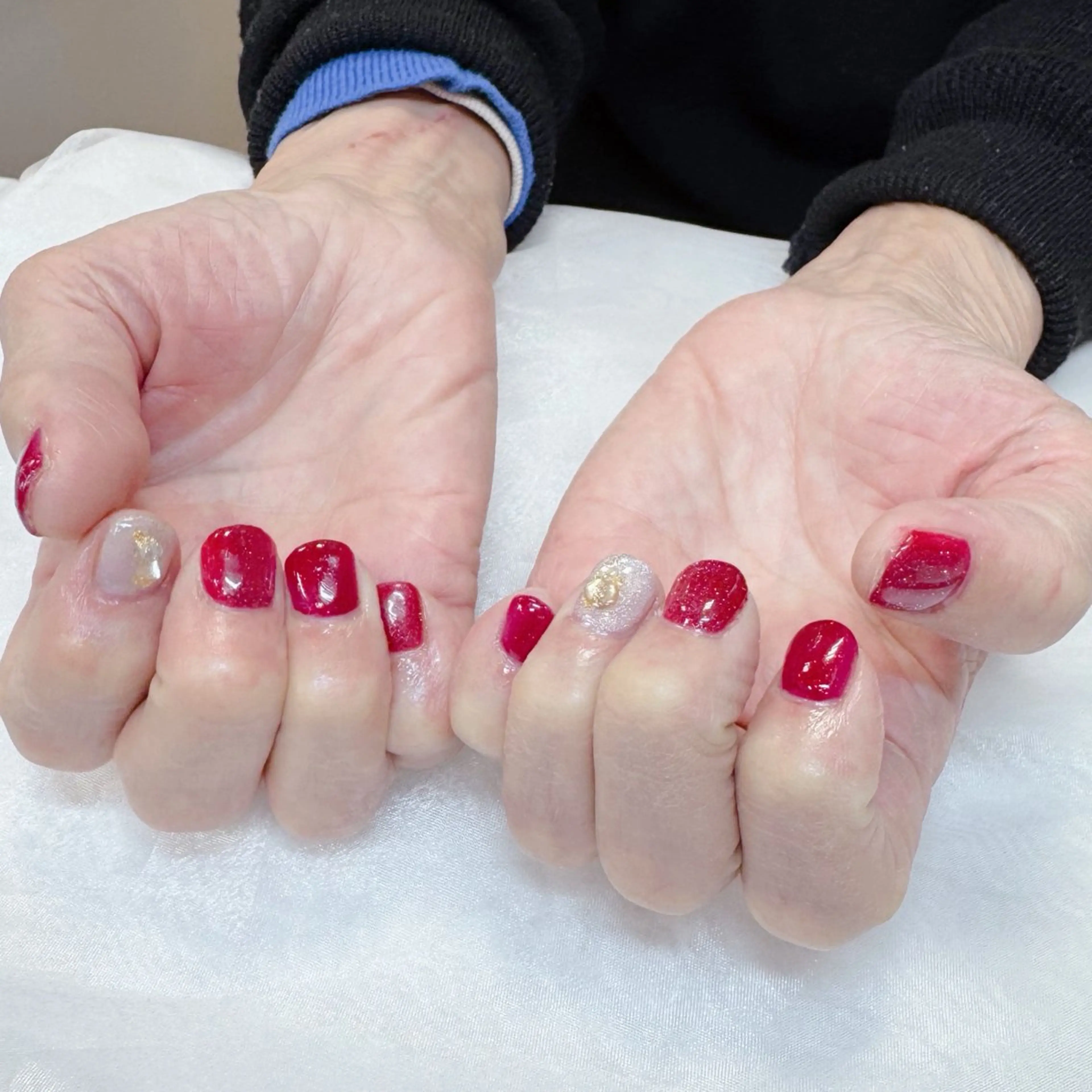 ネイル キラキラネイル 赤色 冬ネイル クリスマス maruyasu. yのネイルデザイン