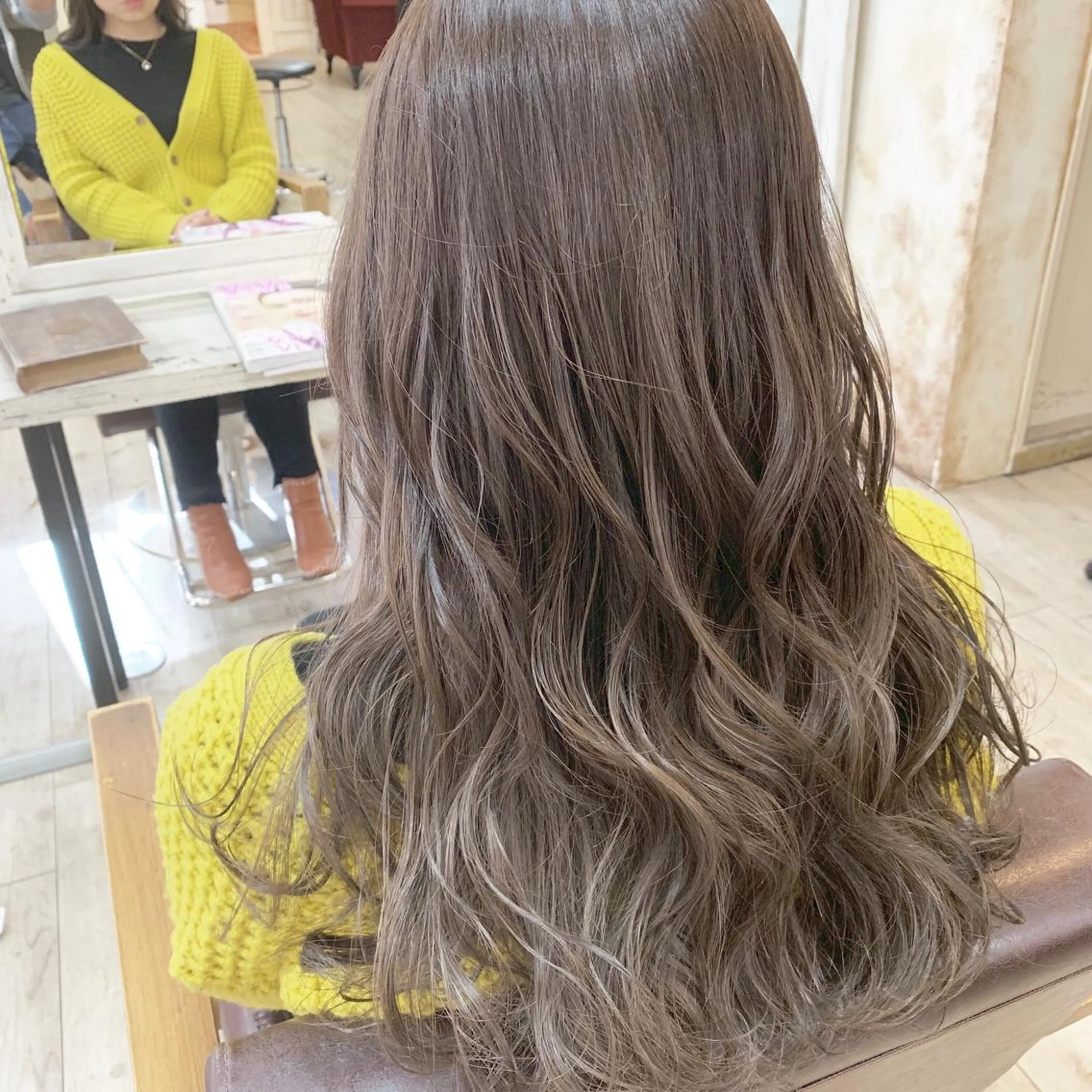 ロング カラー パーマ ヘアアレンジ ネイル マツエク・マツパ 透明感カラー グレージュ ハイライトカラー デート ハイライト ◆感動口コミ/最小顔 理論カット◆森口 峻のヘアスタイル